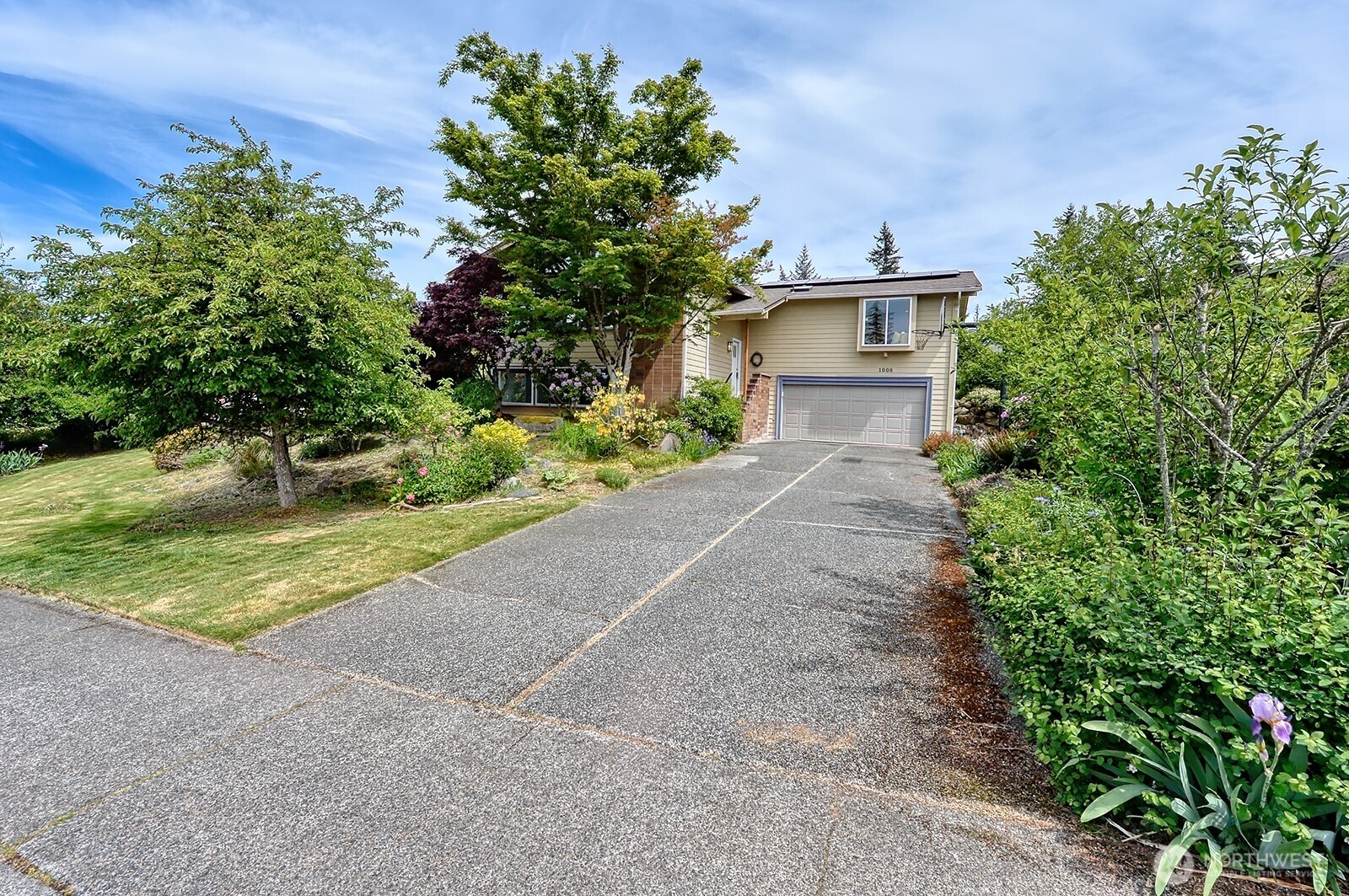 1008 W Toledo Street , Bellingham, WA 98229
