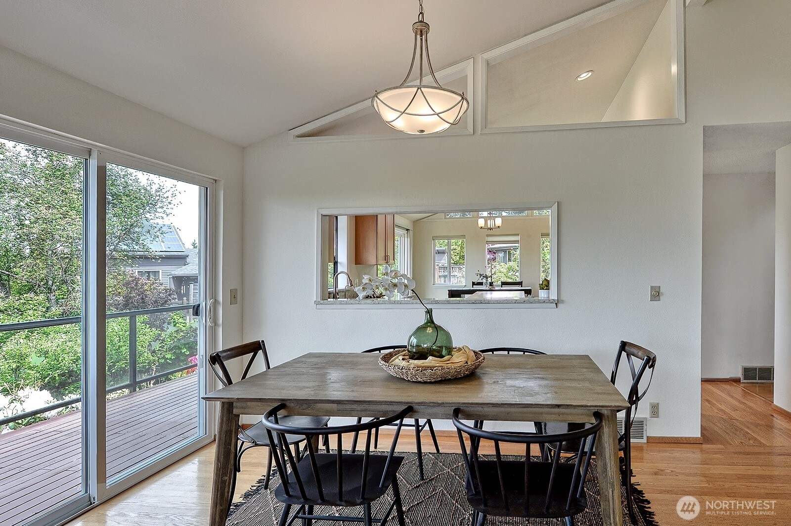 1008 W Toledo Street , Bellingham, WA 98229