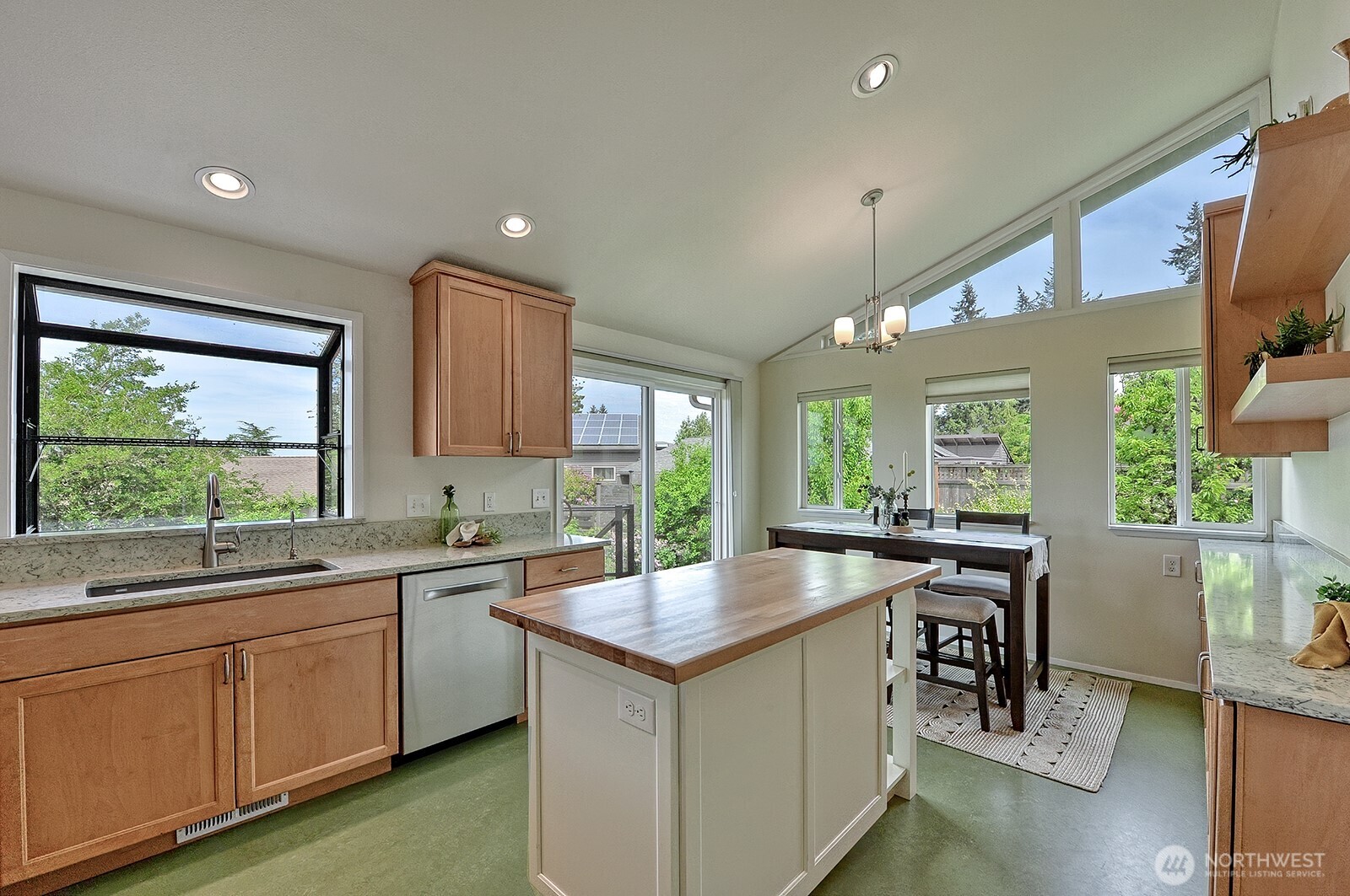 1008 W Toledo Street , Bellingham, WA 98229