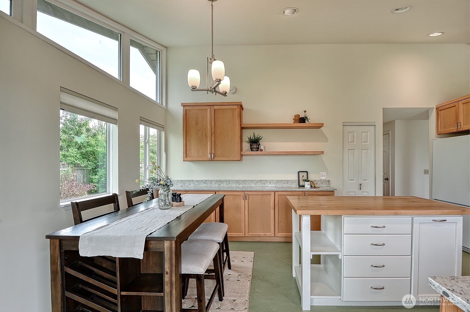 1008 W Toledo Street , Bellingham, WA 98229
