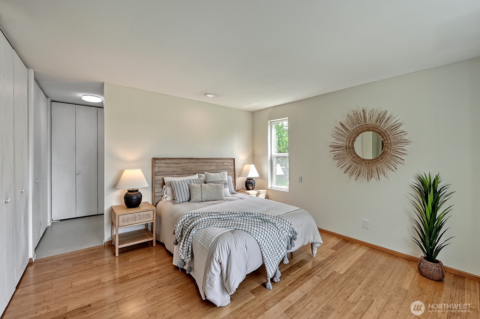 1008 W Toledo Street , Bellingham, WA 98229