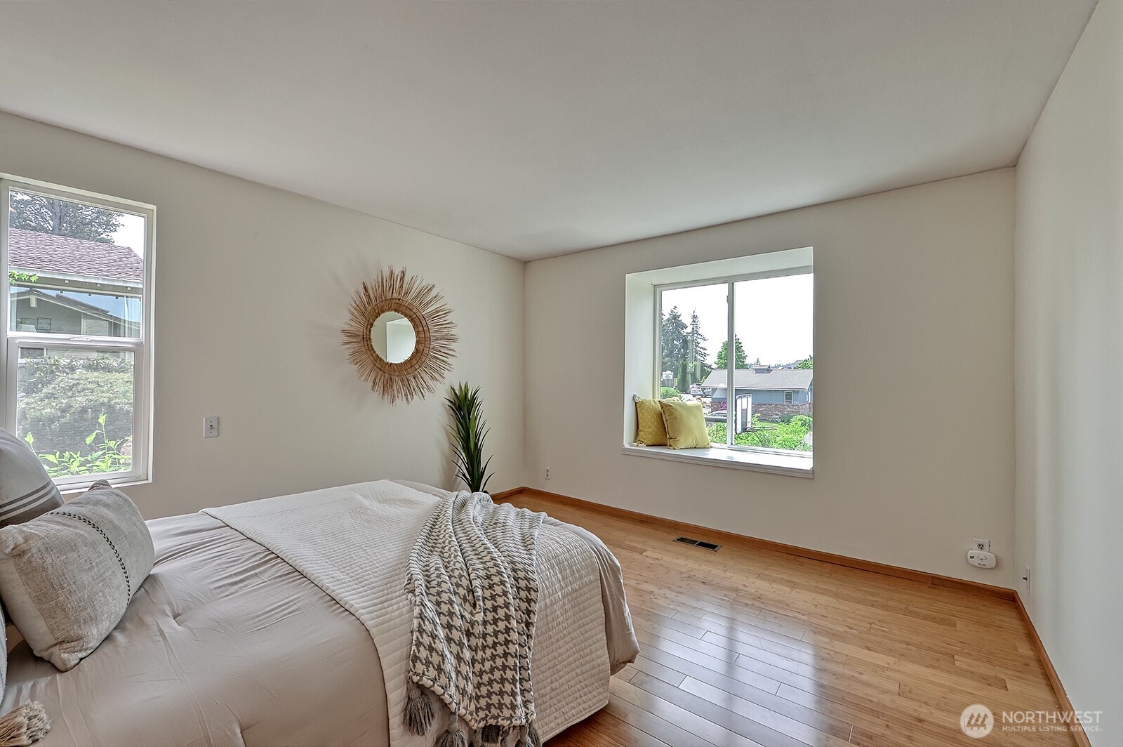 1008 W Toledo Street , Bellingham, WA 98229