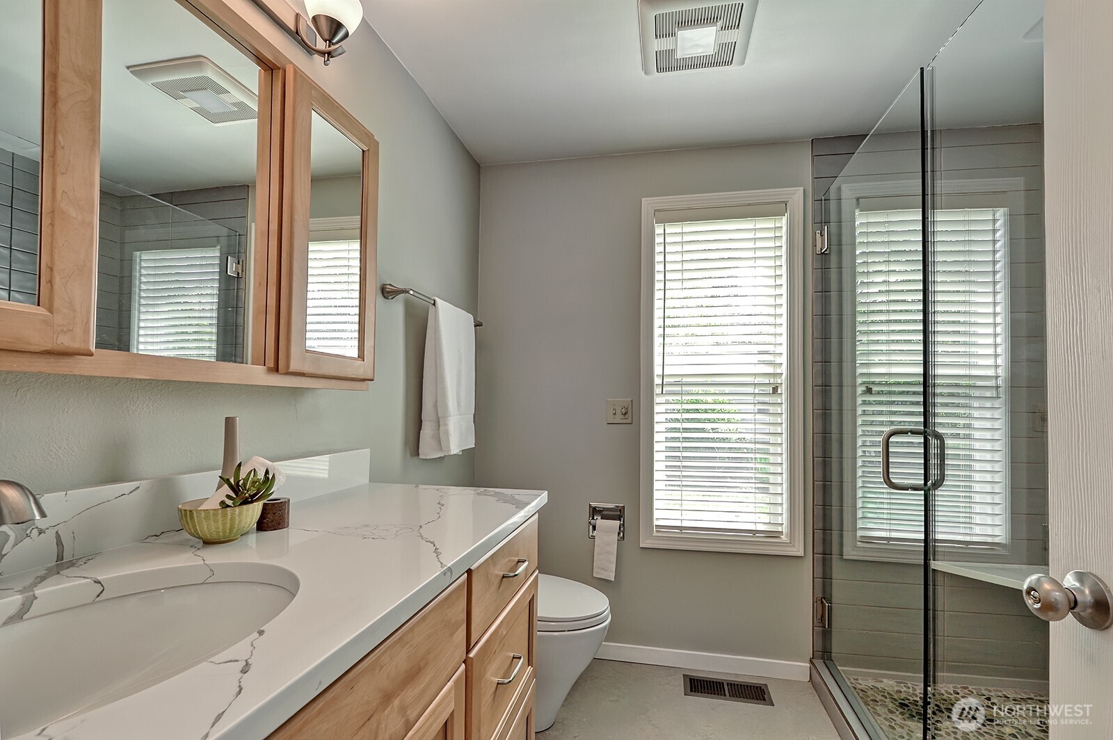 1008 W Toledo Street , Bellingham, WA 98229