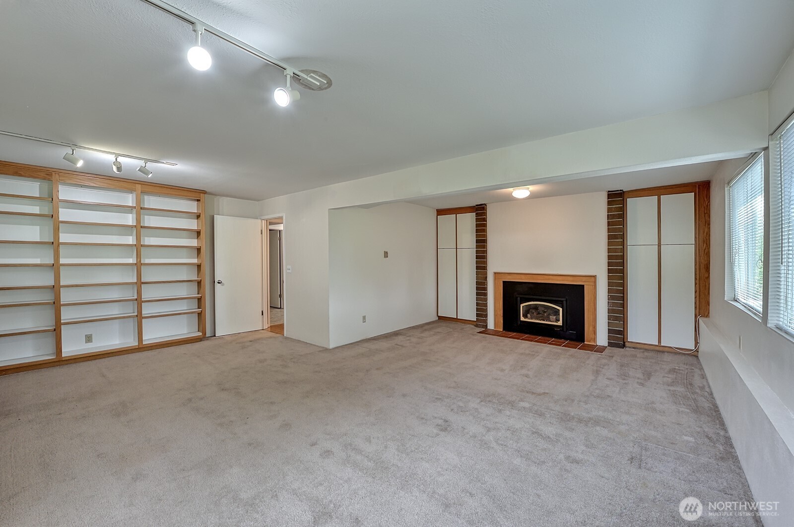 1008 W Toledo Street , Bellingham, WA 98229