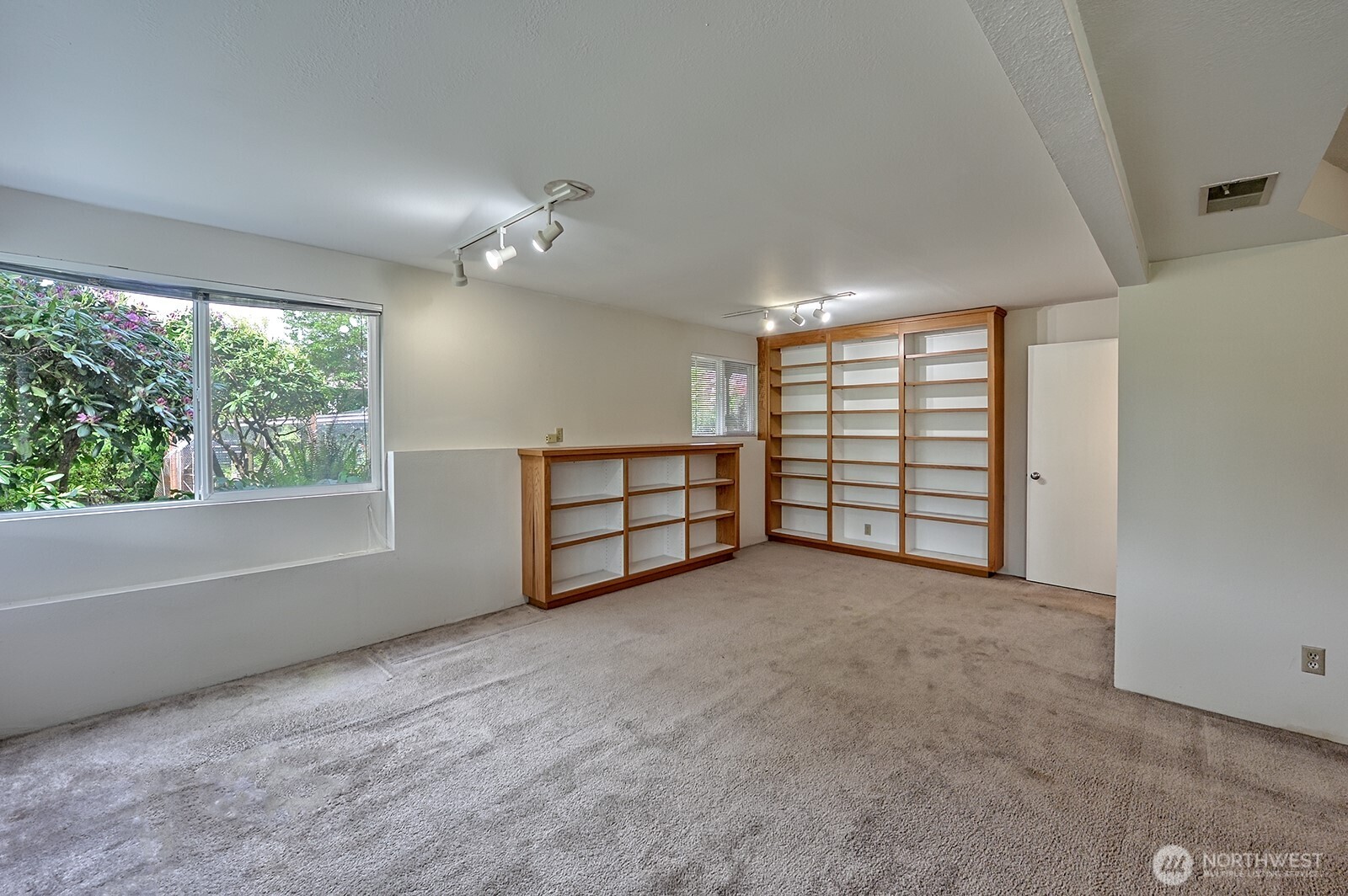 1008 W Toledo Street , Bellingham, WA 98229