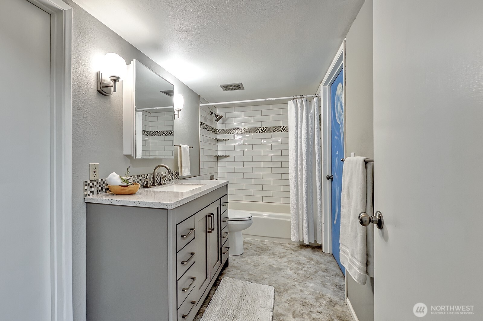 1008 W Toledo Street , Bellingham, WA 98229