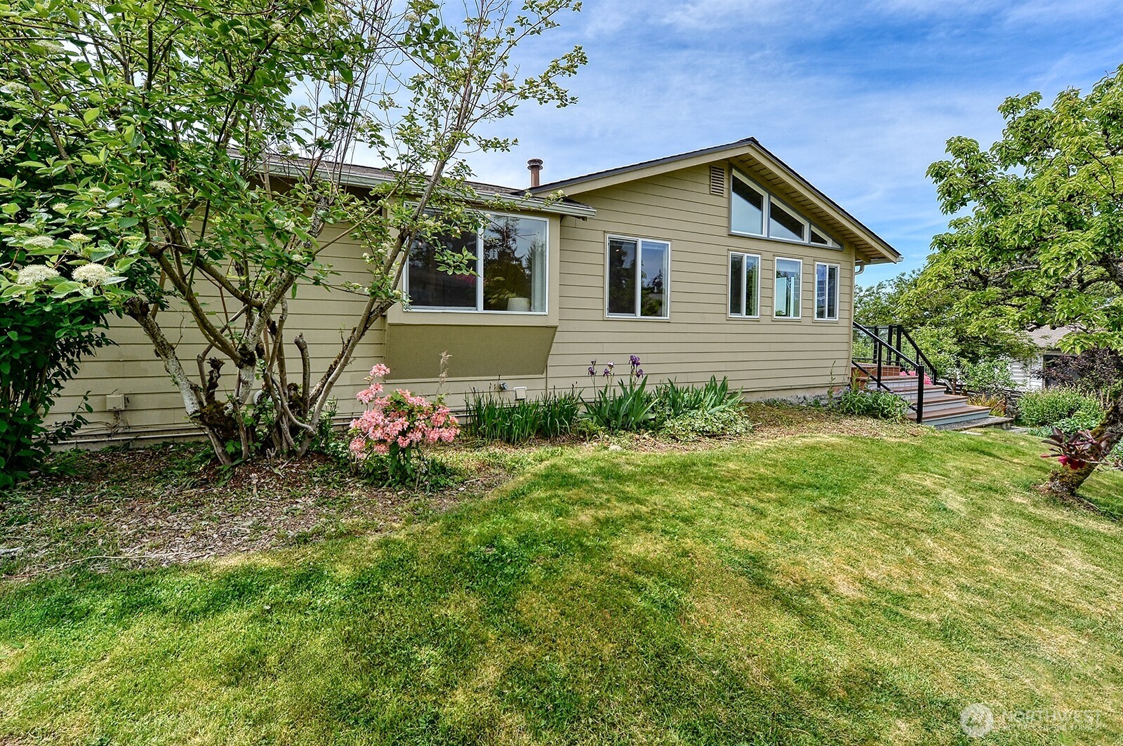 1008 W Toledo Street , Bellingham, WA 98229