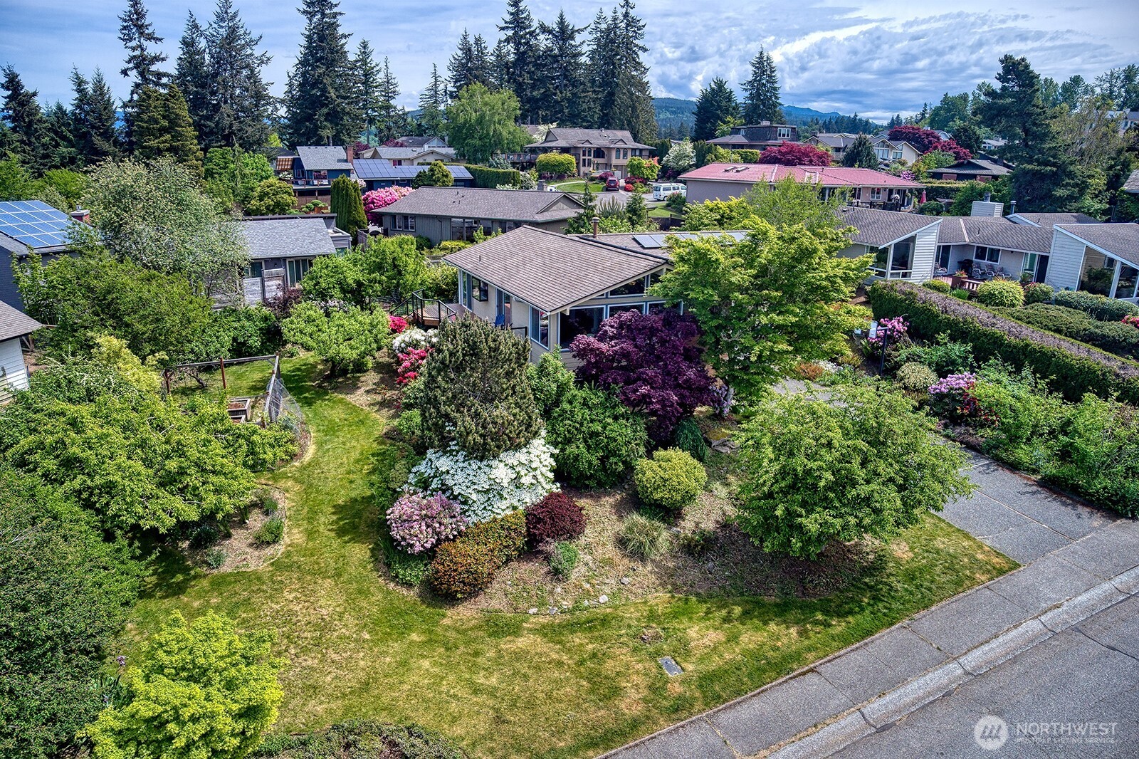 1008 W Toledo Street , Bellingham, WA 98229