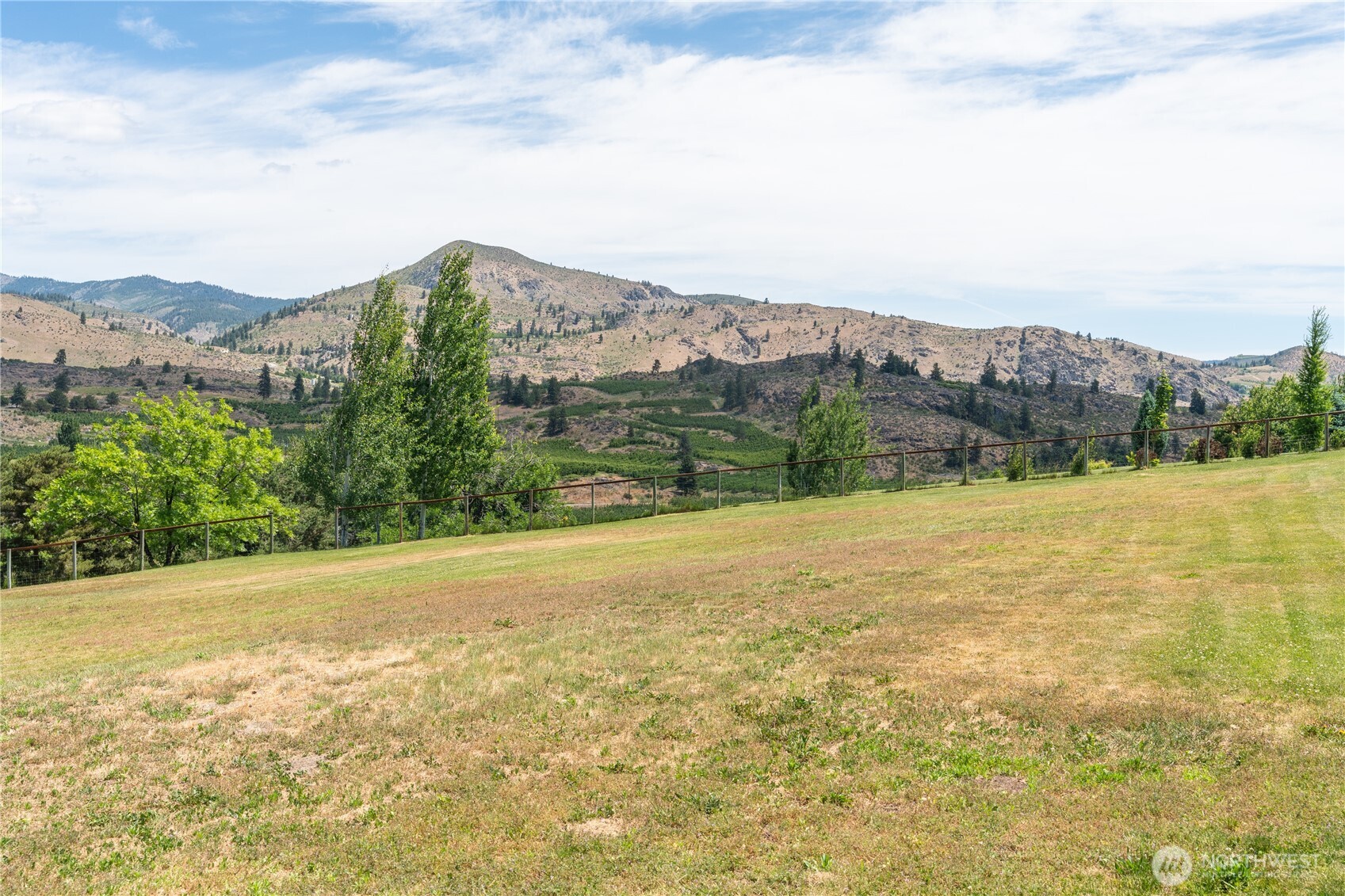 67 Apple Box Lane , Manson, WA 98831