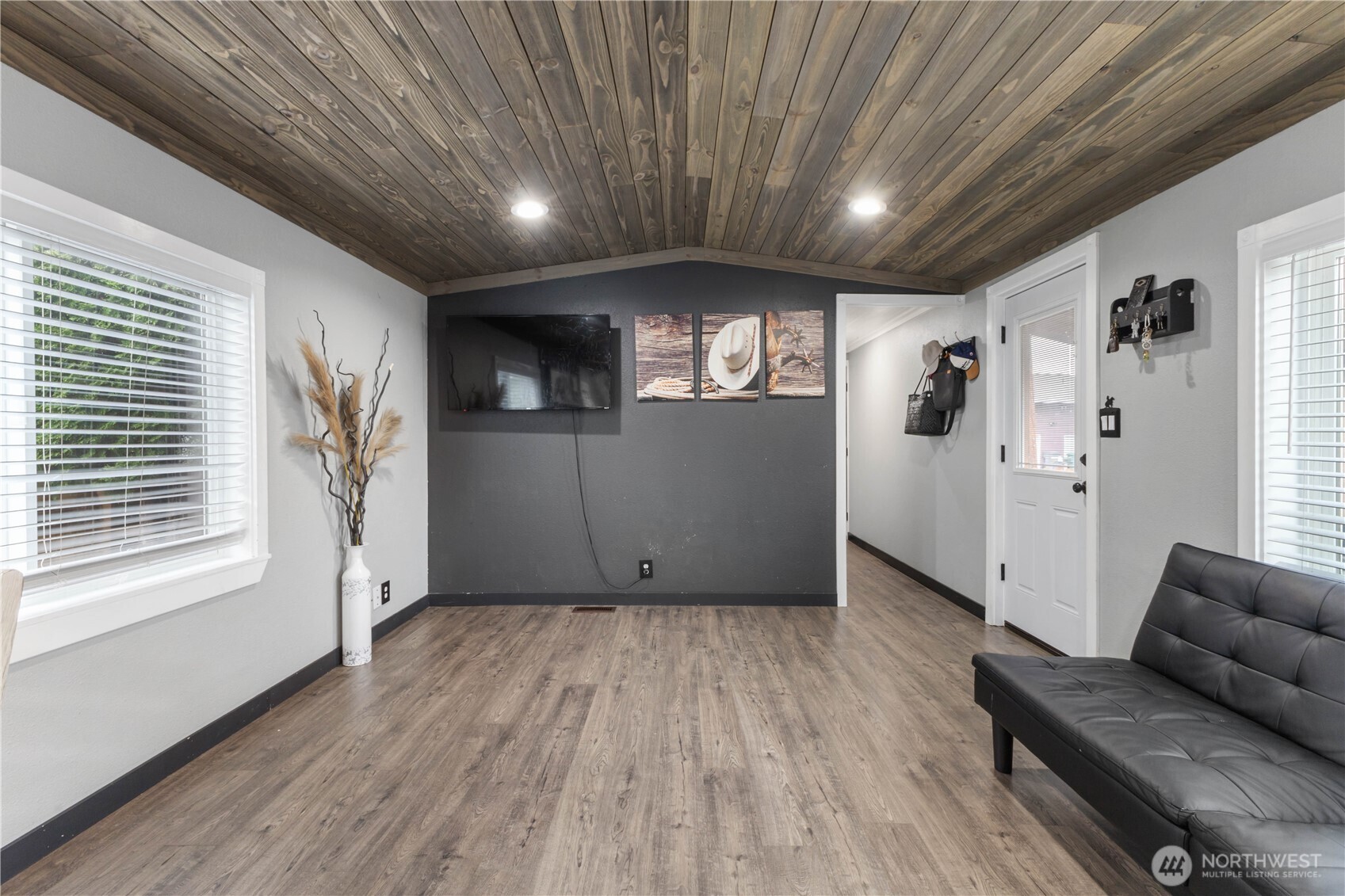 322 Chicago Boulevard S #8, Pacific, WA 98047