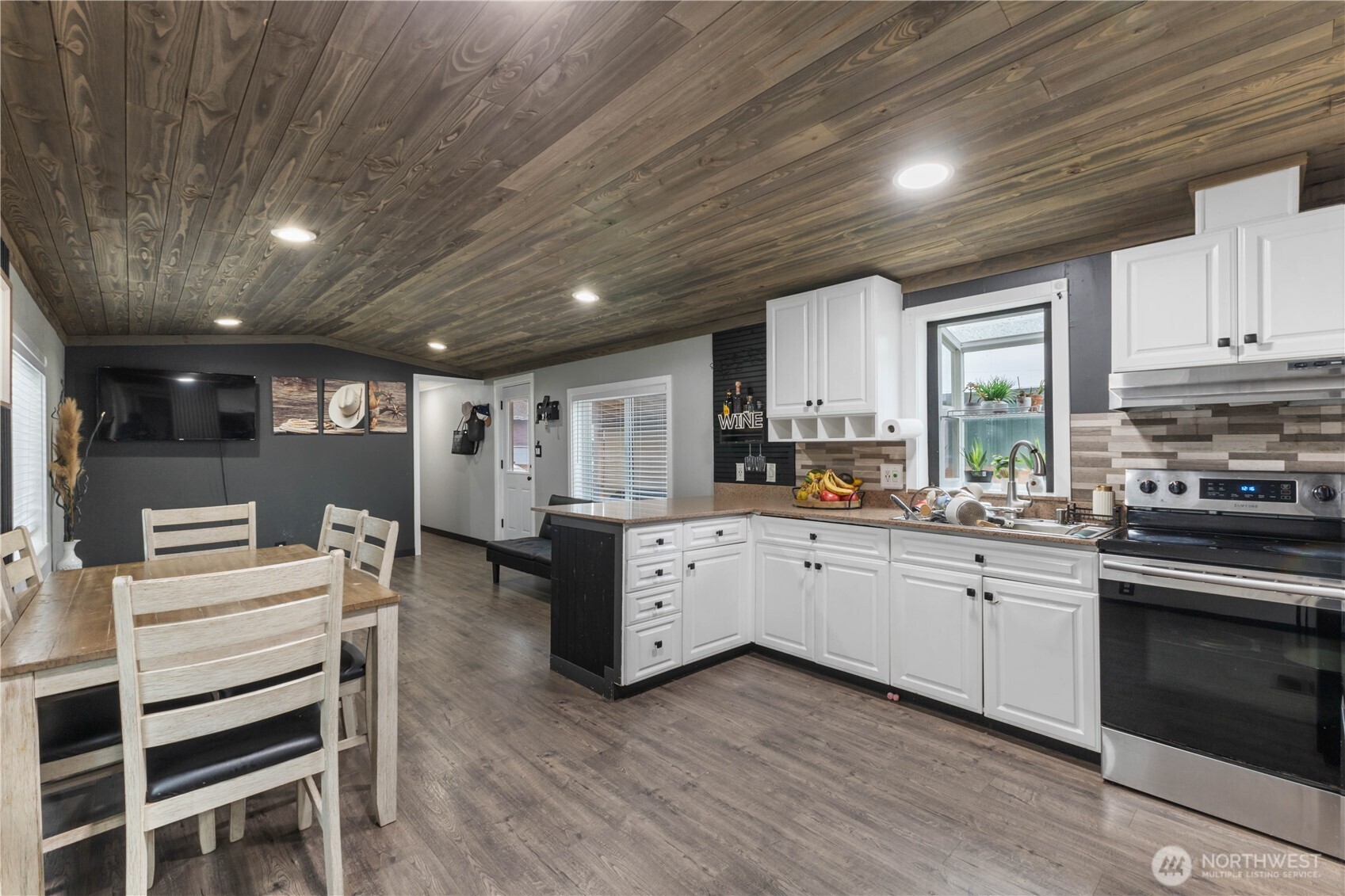 322 Chicago Boulevard S #8, Pacific, WA 98047