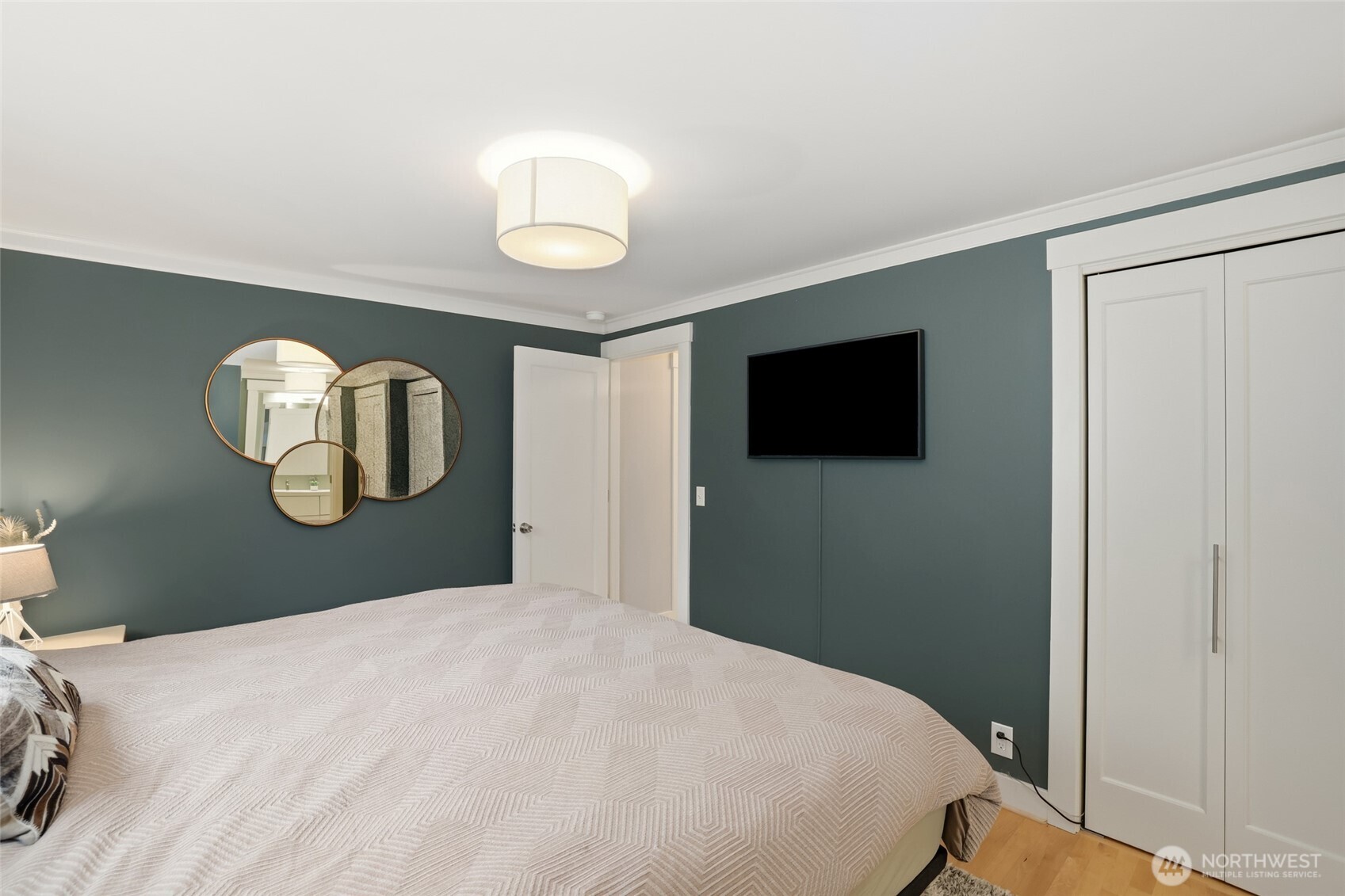5250 45th Avenue SW, Seattle, WA 98136