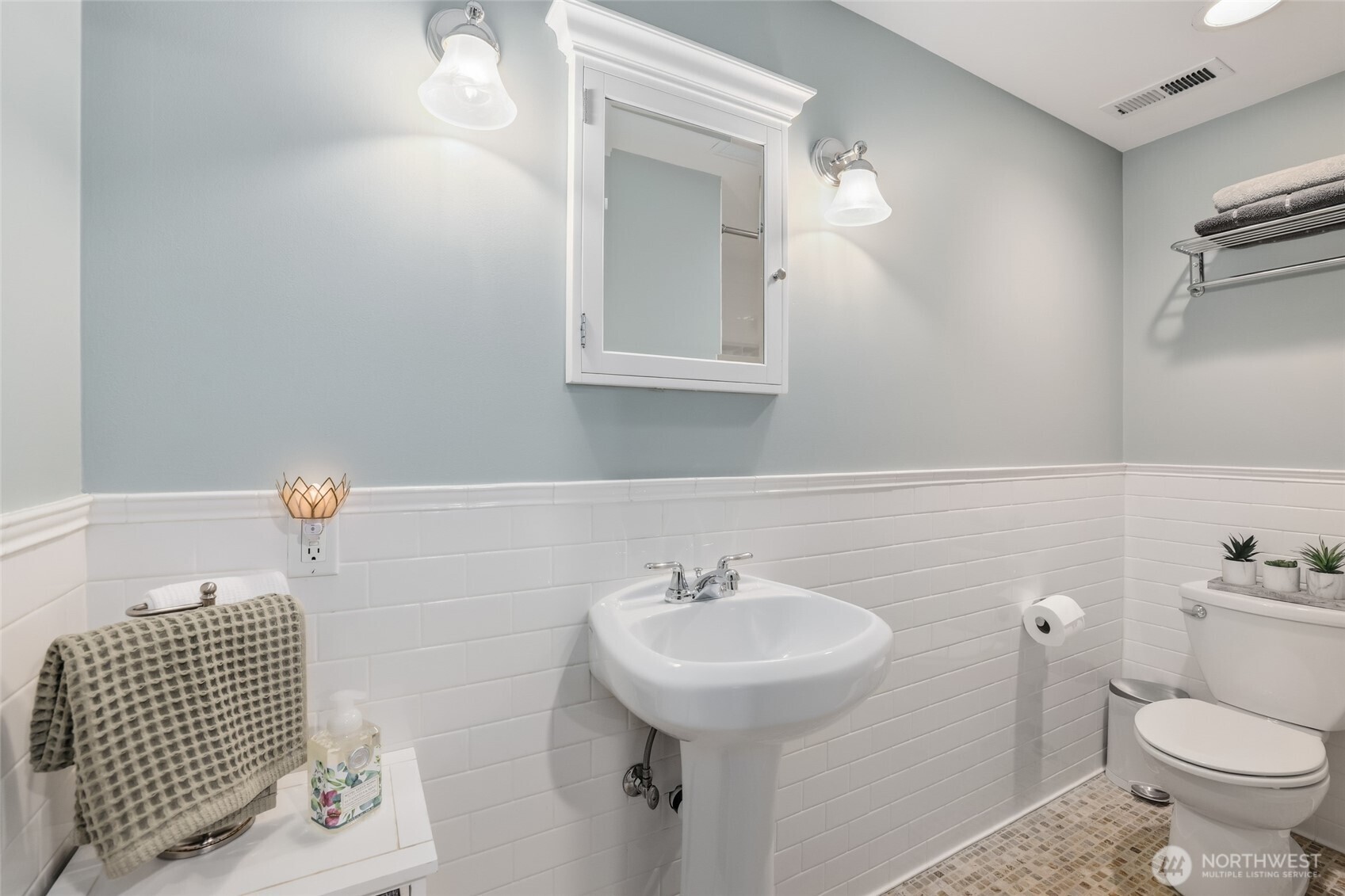 5250 45th Avenue SW, Seattle, WA 98136