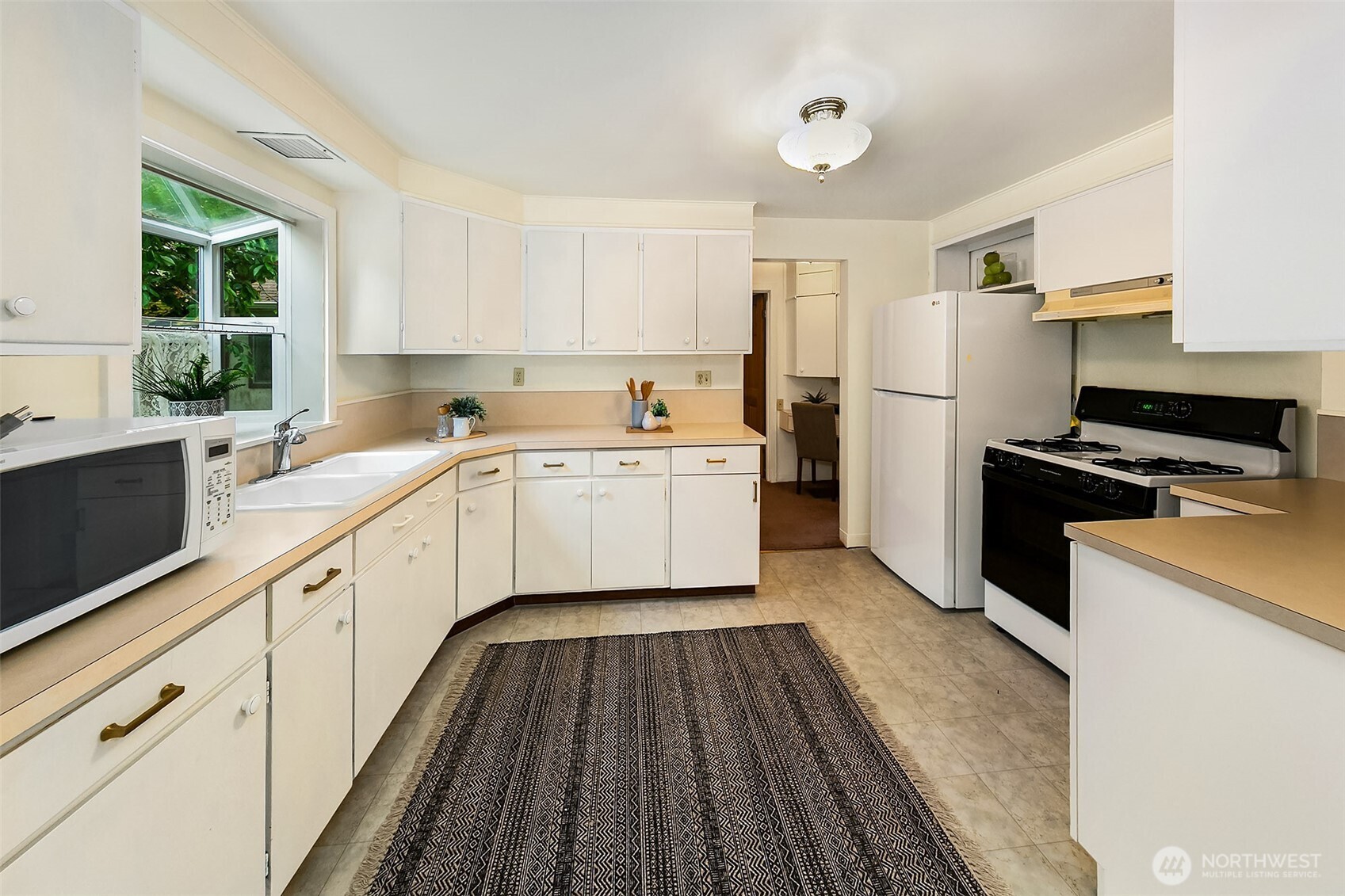 15545 8th Avenue NE, Shoreline, WA 98155