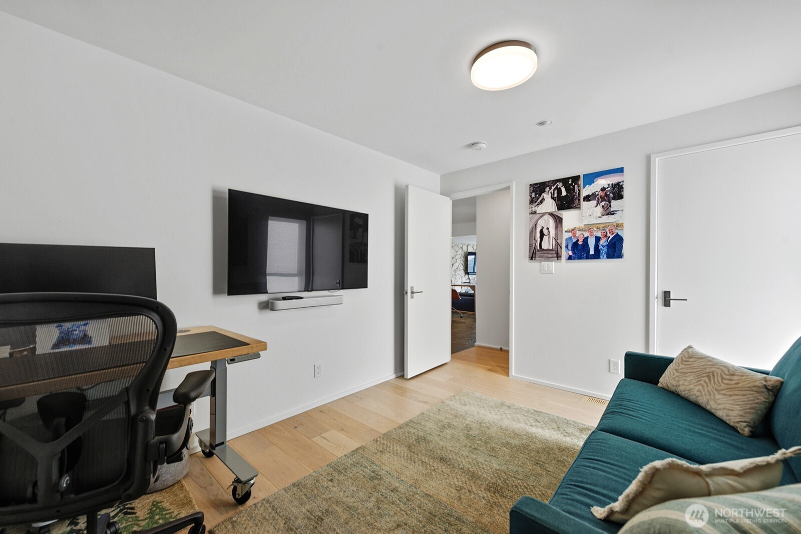 3085 Alki Avenue SW #2, Seattle, WA 98116