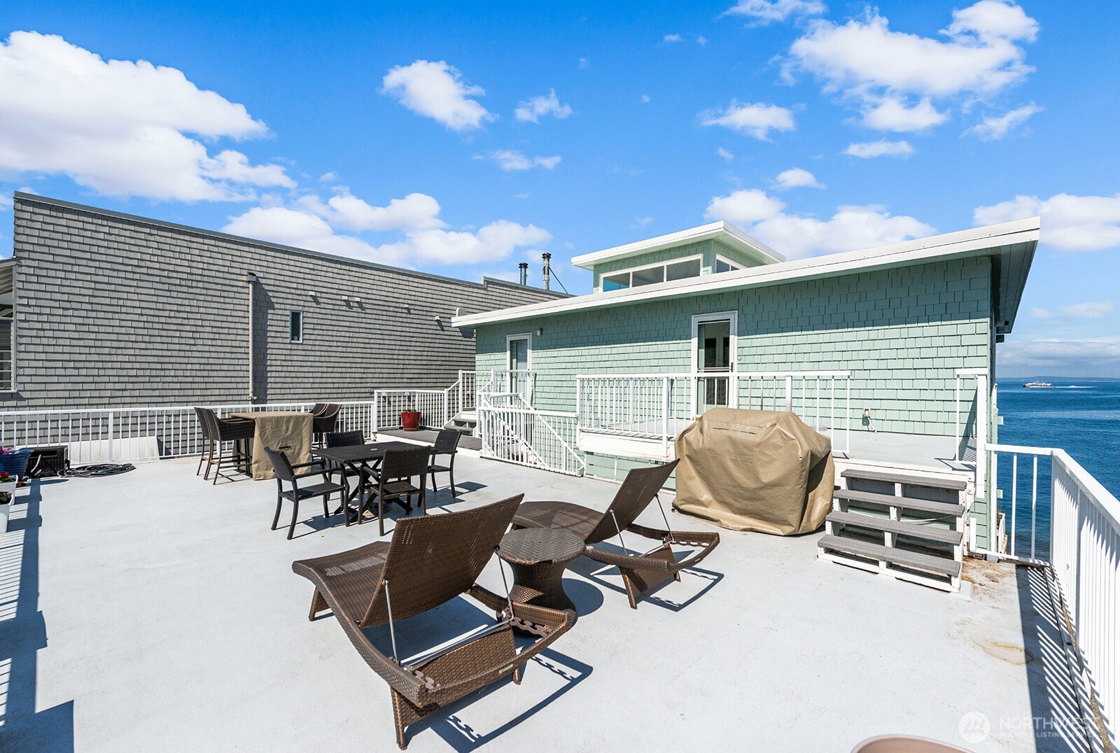 3085 Alki Avenue SW #2, Seattle, WA 98116