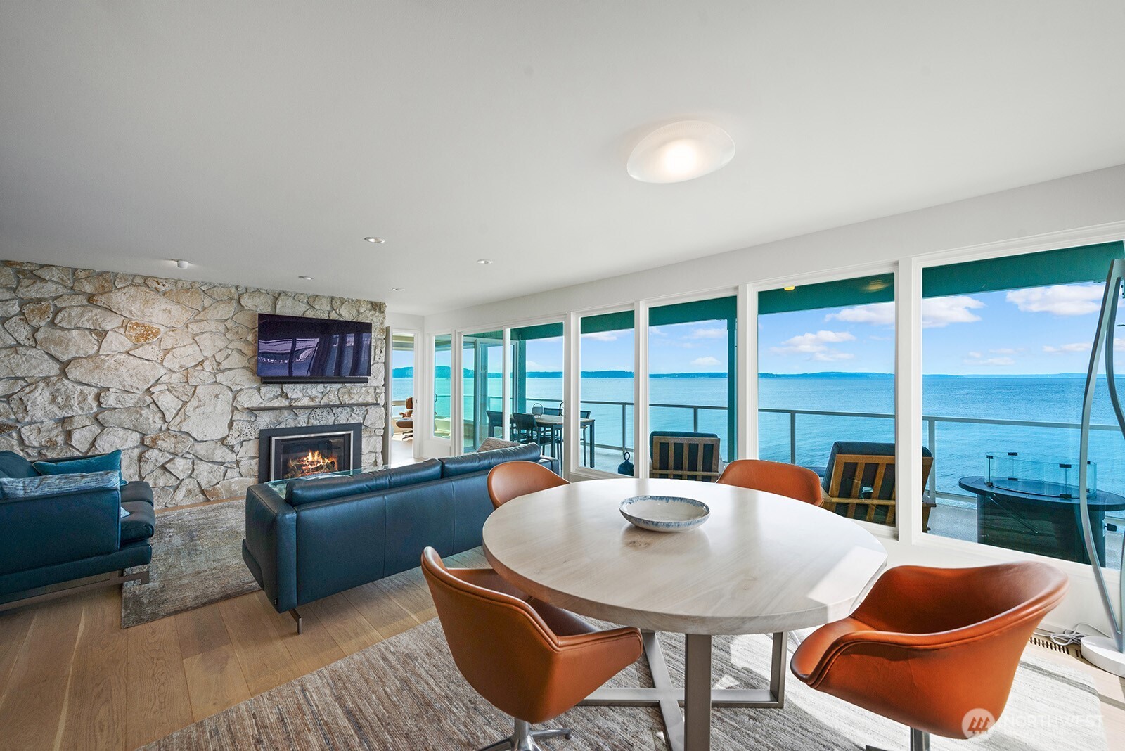3085 Alki Avenue SW #2, Seattle, WA 98116