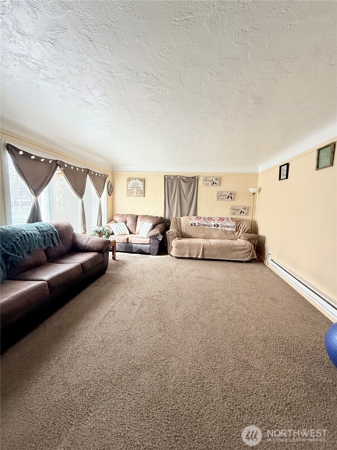 216 Cherry Avenue W, Omak, WA 98841