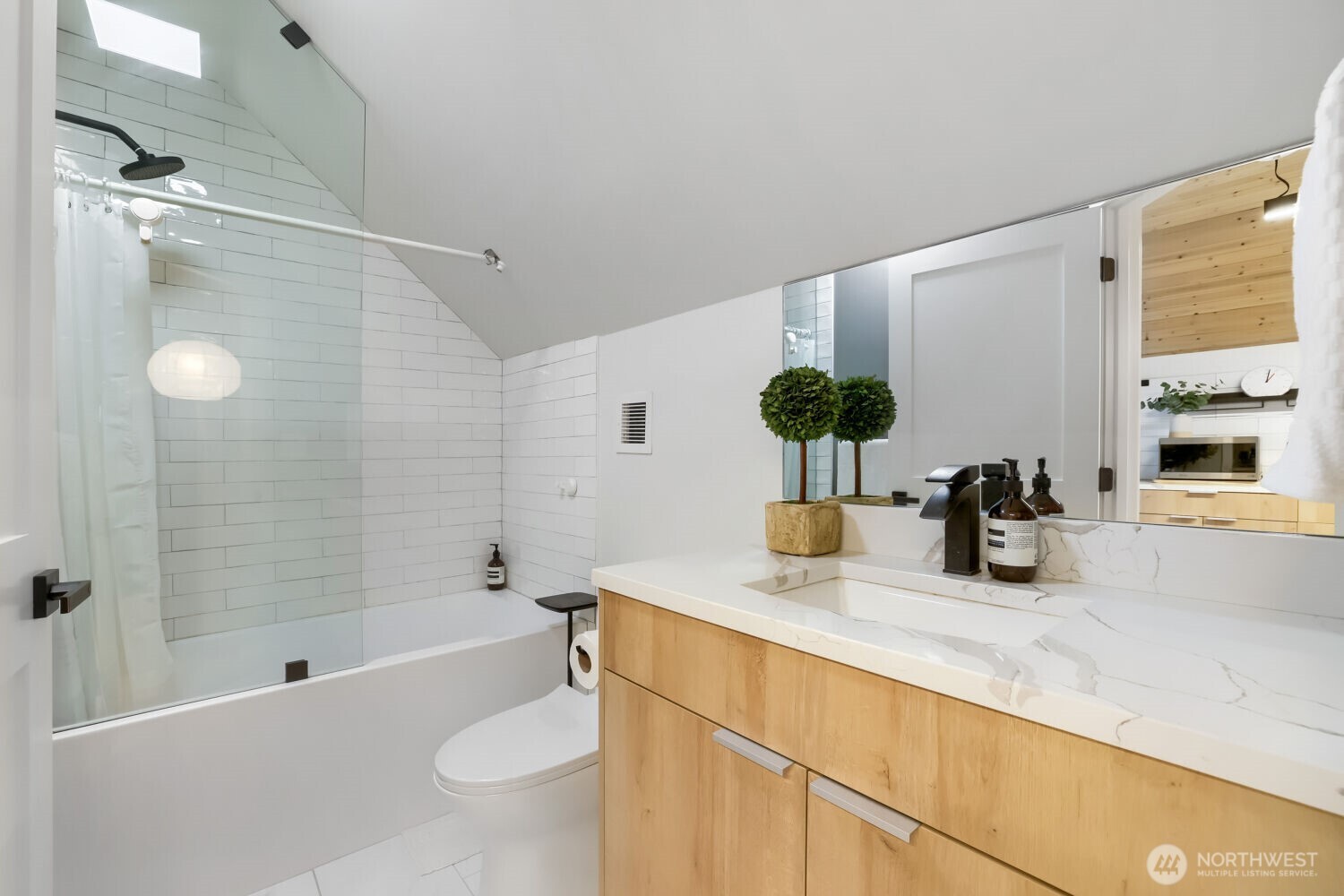 1608 N 50th Street , Seattle, WA 98103