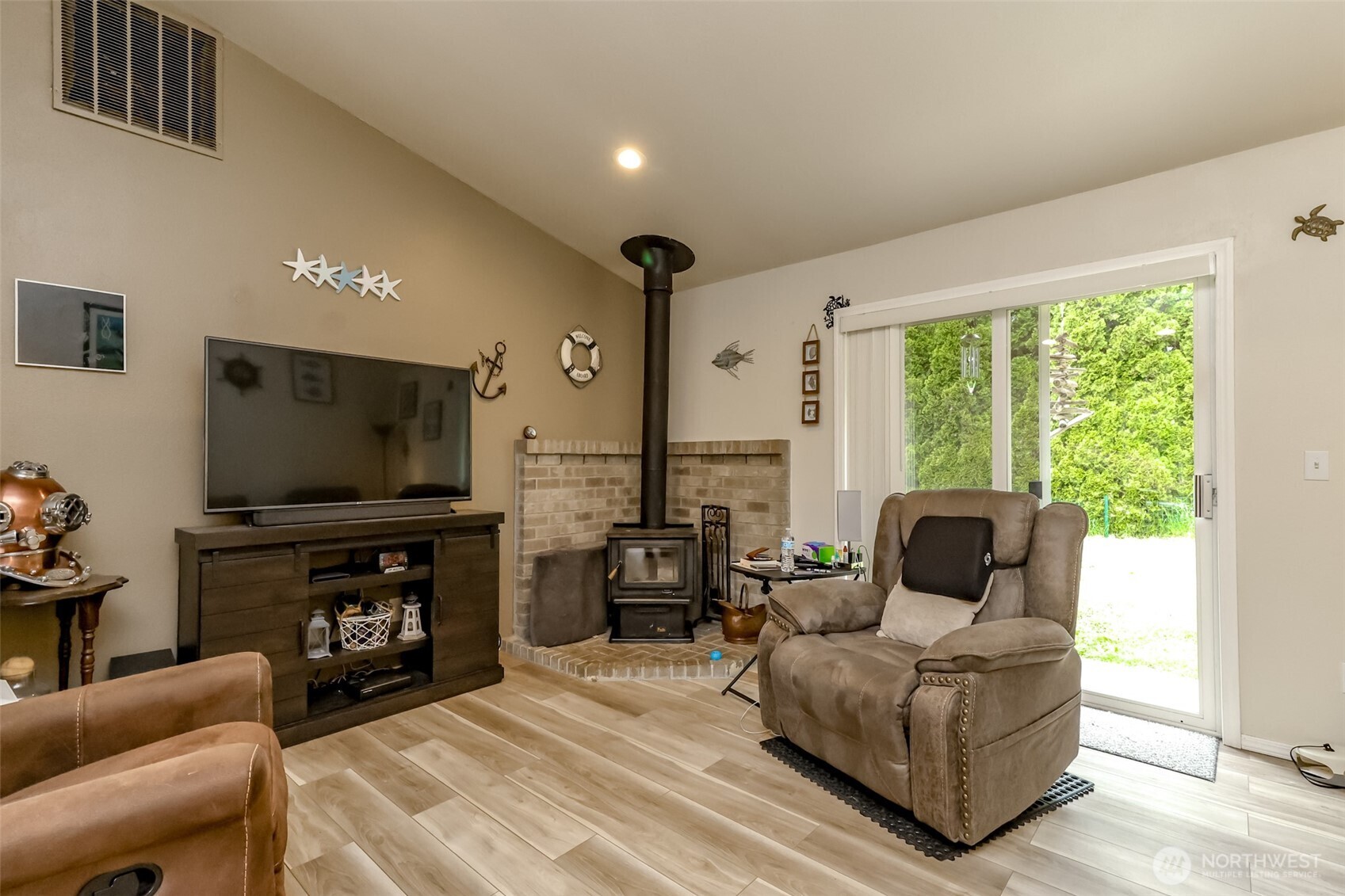19113 21st Street SW, Lakebay, WA 98349