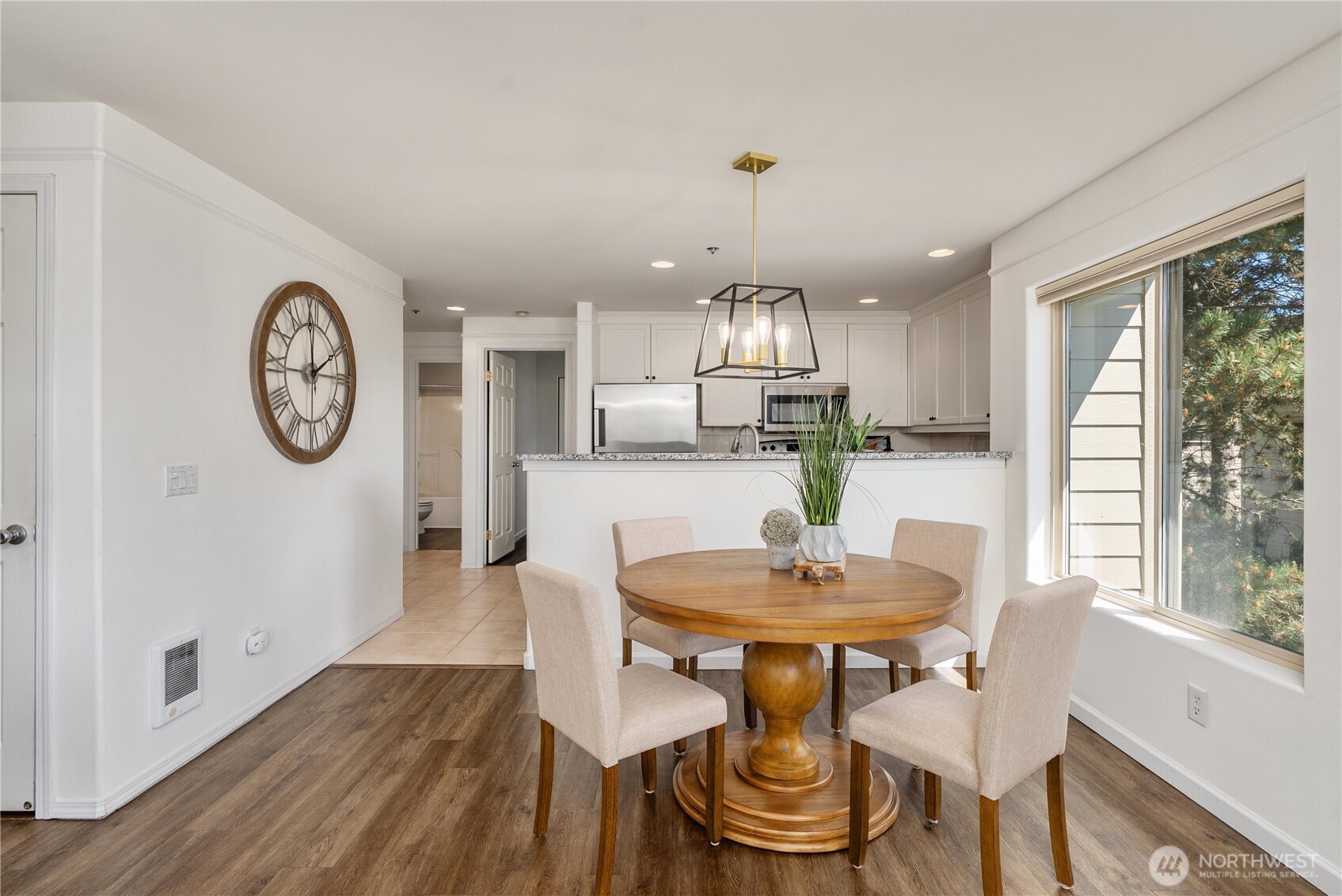 15335 Sunwood Boulevard #C301, Tukwila, WA 98188