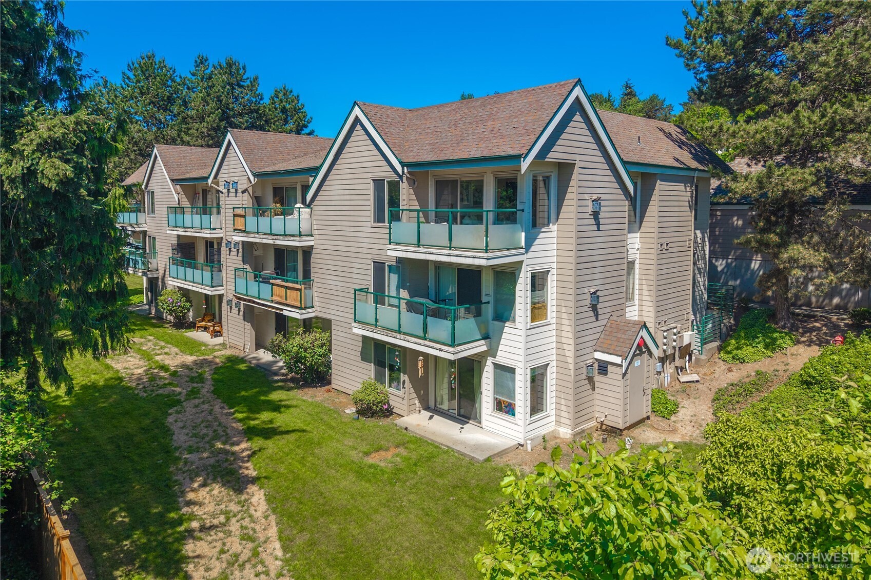 15335 Sunwood Boulevard #C301, Tukwila, WA 98188