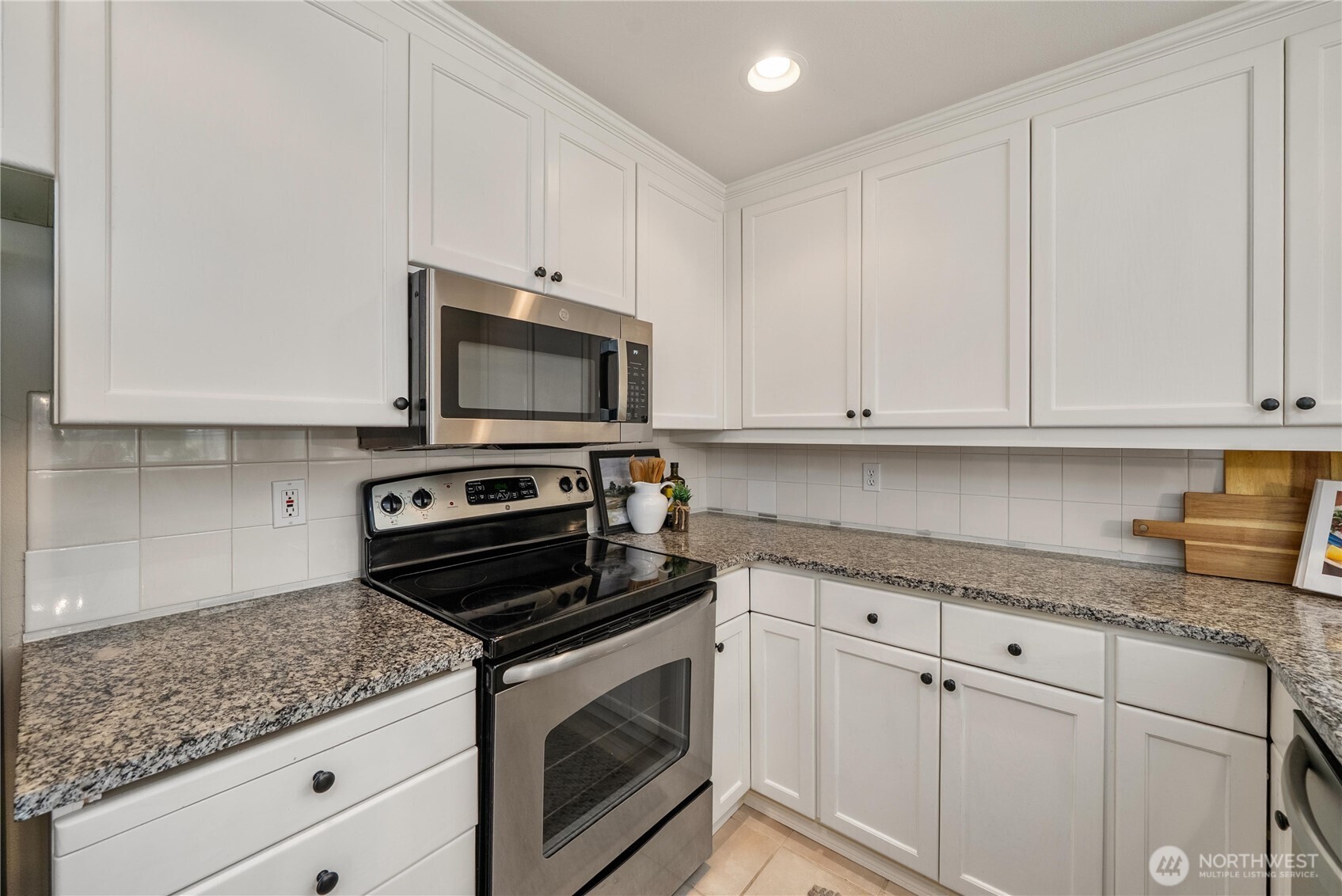 15335 Sunwood Boulevard #C301, Tukwila, WA 98188