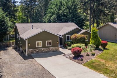 100 E Cardinal Court , Allyn, WA 98524