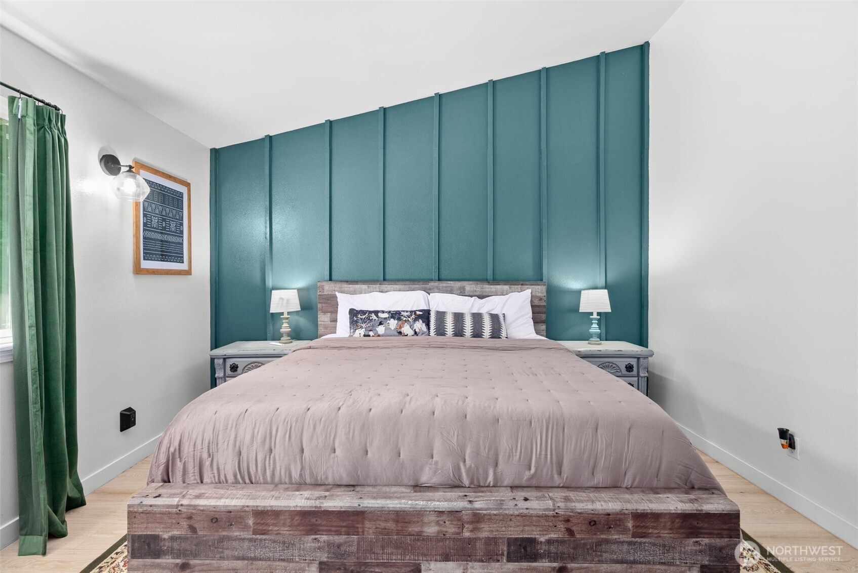 100 E Cardinal Court , Allyn, WA 98524