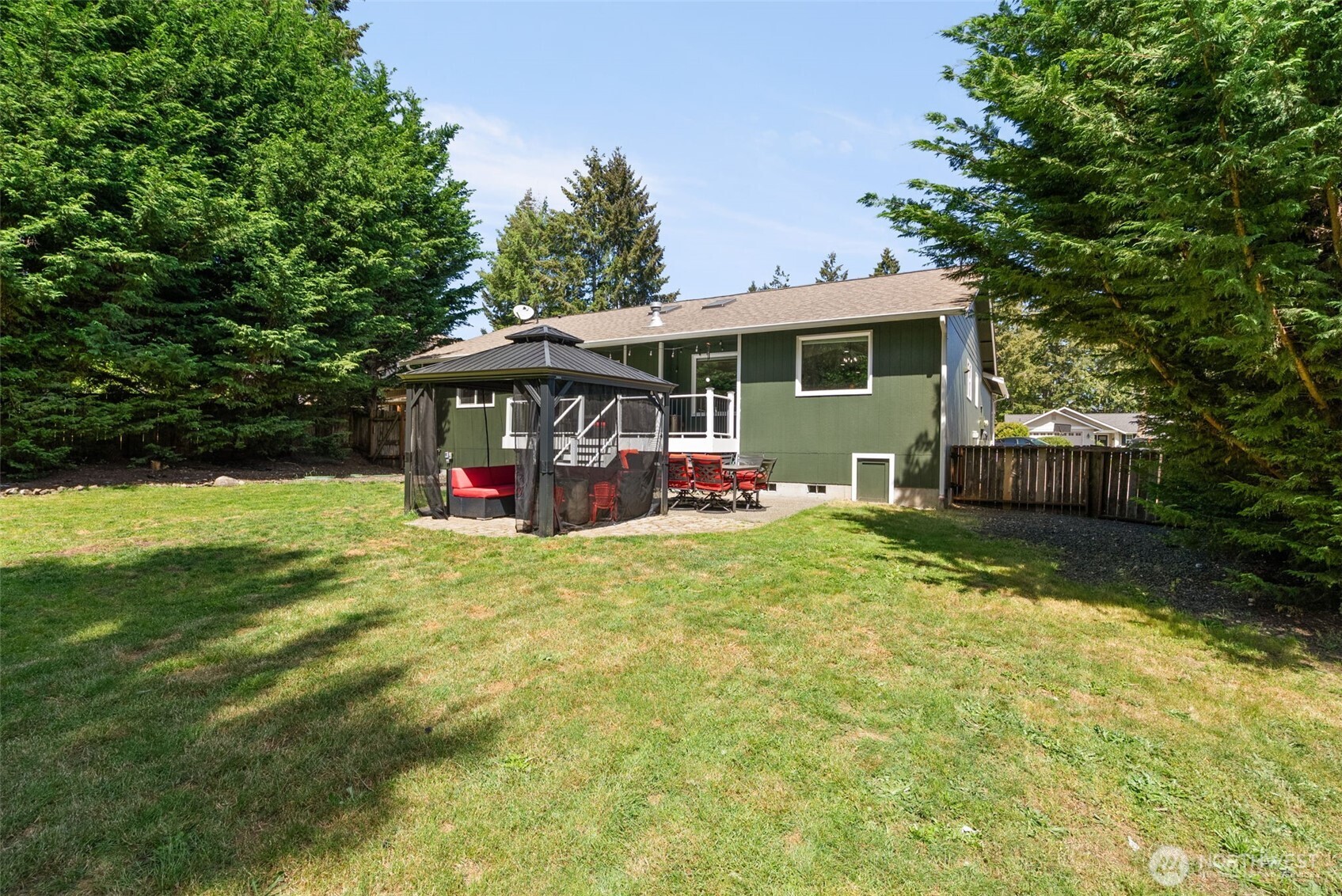 100 E Cardinal Court , Allyn, WA 98524