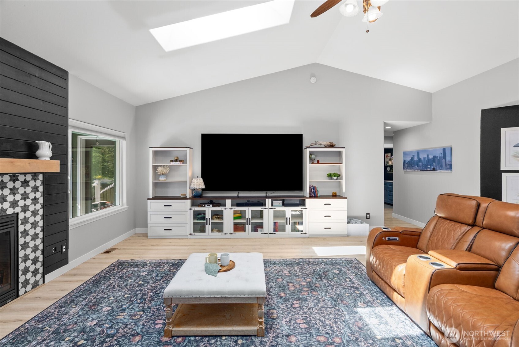 100 E Cardinal Court , Allyn, WA 98524