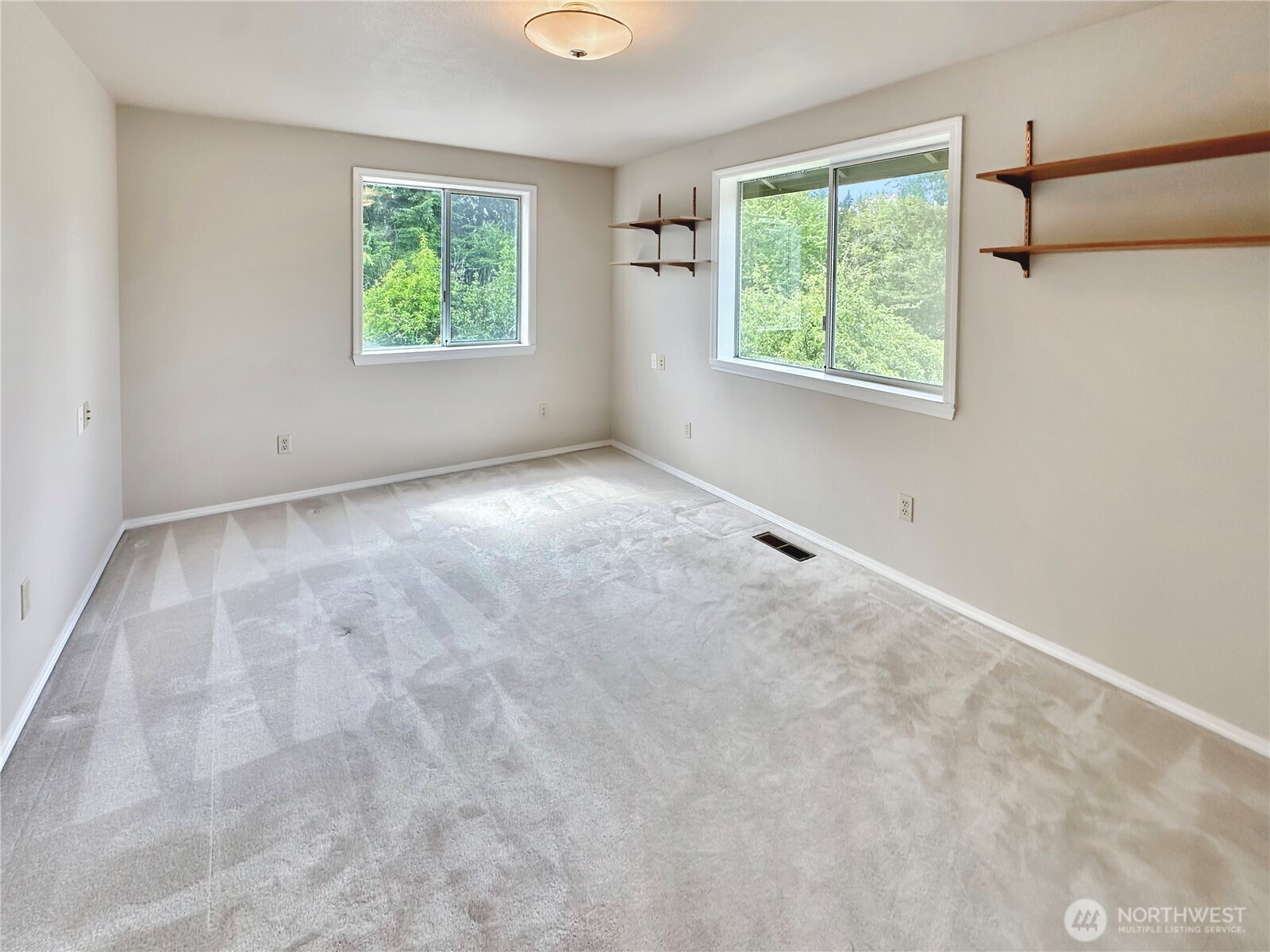 2402 36th Avenue NE, Olympia, WA 98506