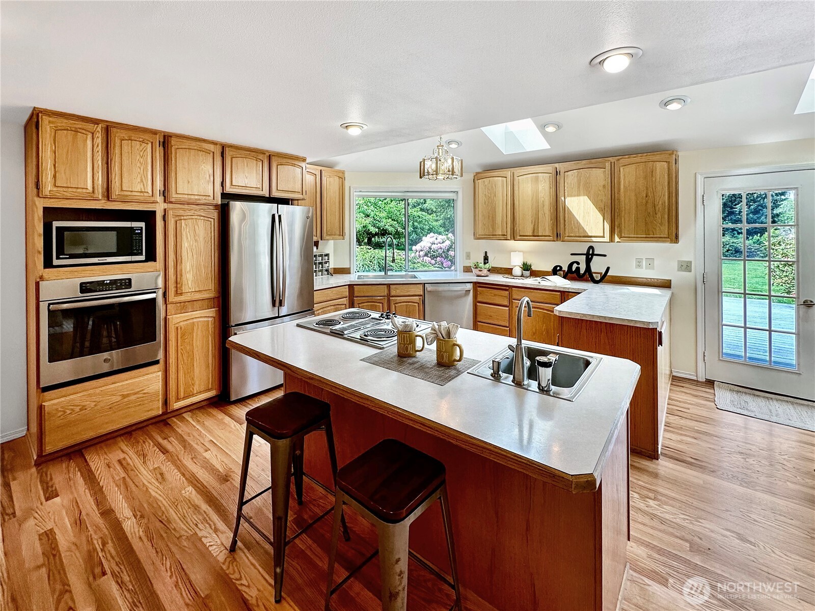 2402 36th Avenue NE, Olympia, WA 98506