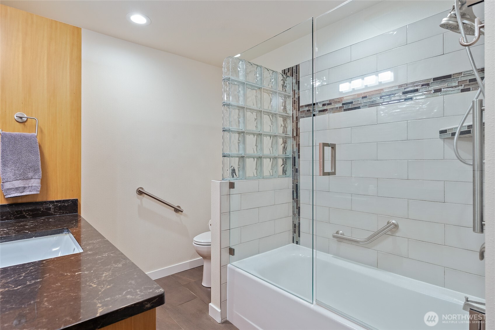 18483 47th Place NE, Lake Forest Park, WA 98155