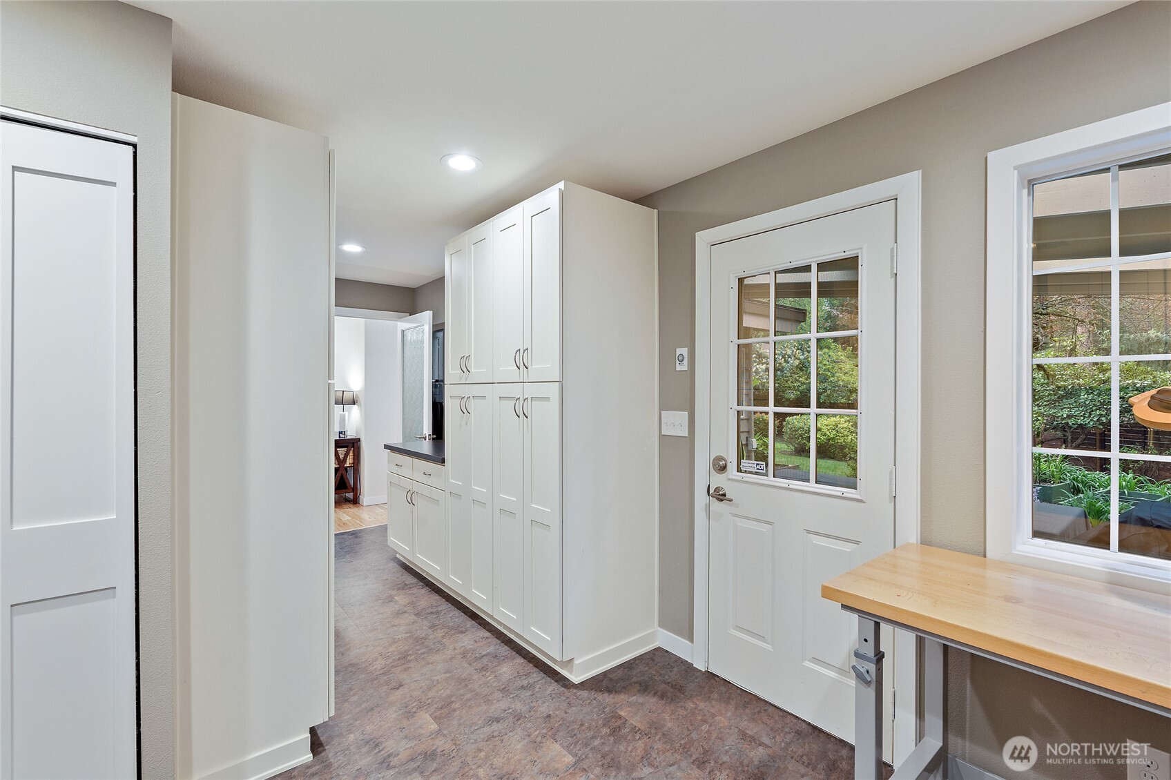 18483 47th Place NE, Lake Forest Park, WA 98155