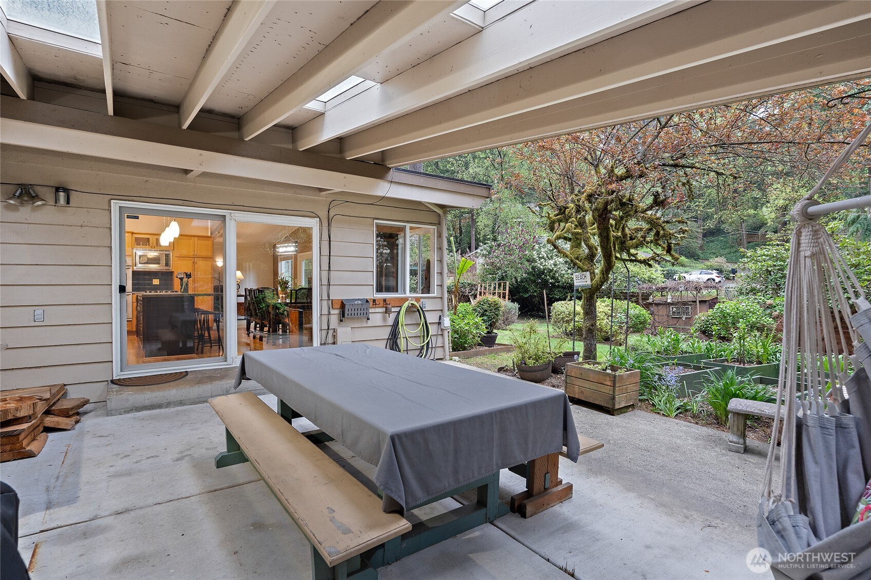 18483 47th Place NE, Lake Forest Park, WA 98155