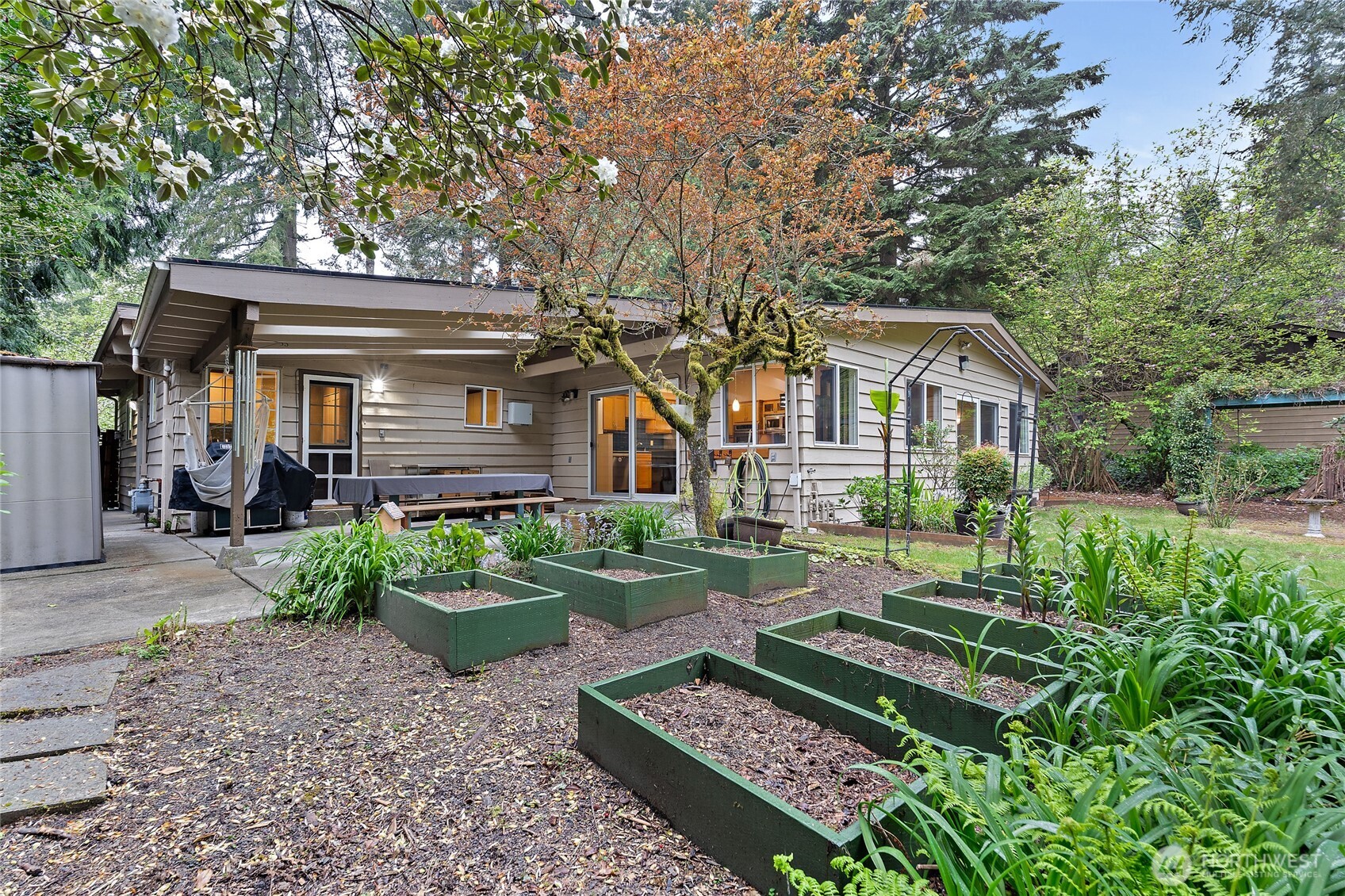 18483 47th Place NE, Lake Forest Park, WA 98155