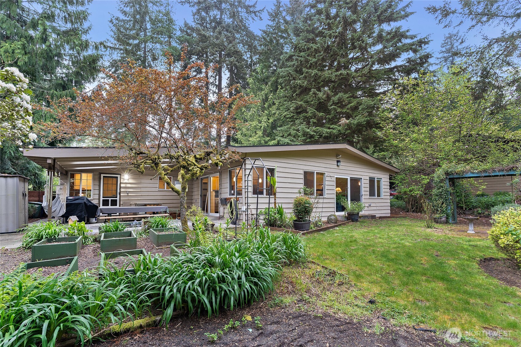 18483 47th Place NE, Lake Forest Park, WA 98155