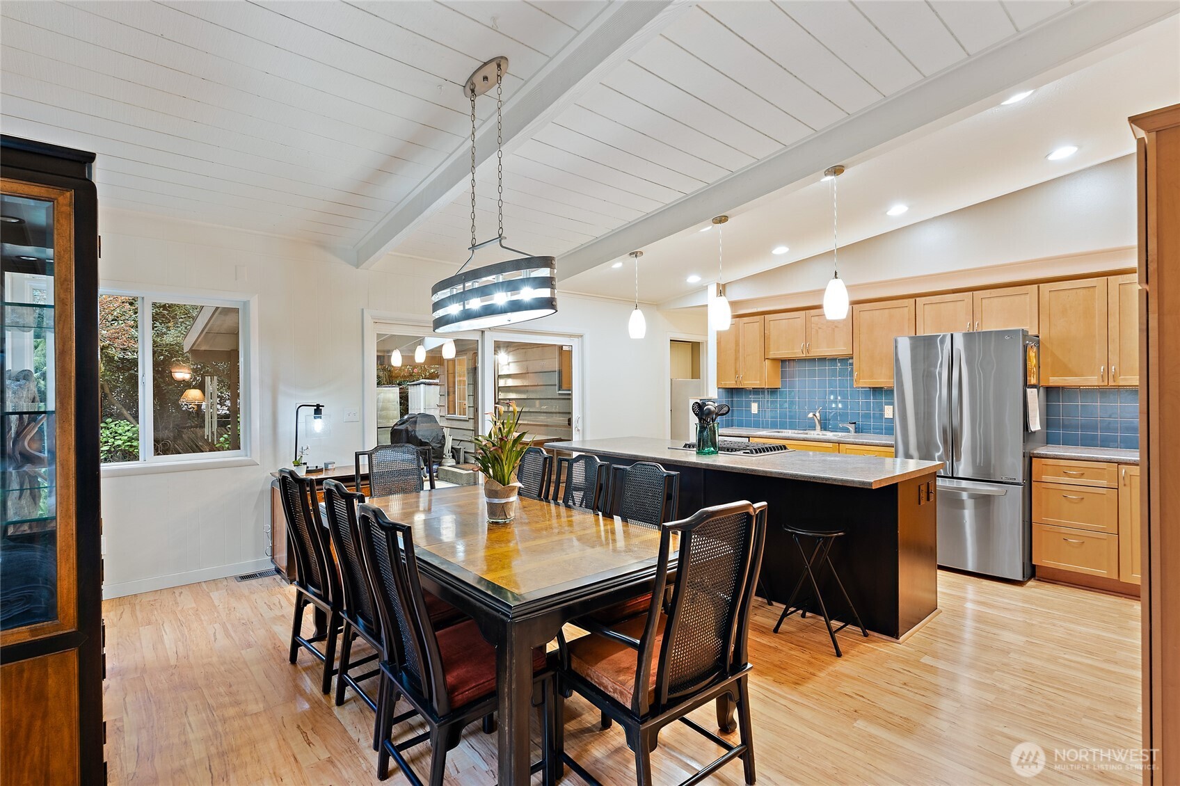 18483 47th Place NE, Lake Forest Park, WA 98155