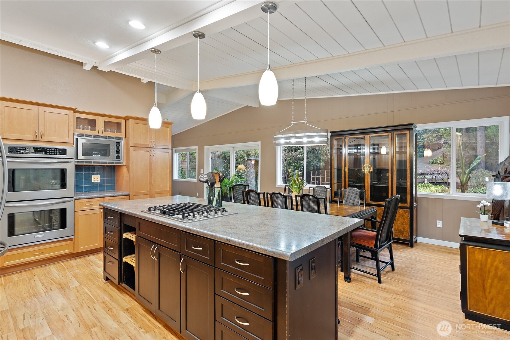 18483 47th Place NE, Lake Forest Park, WA 98155