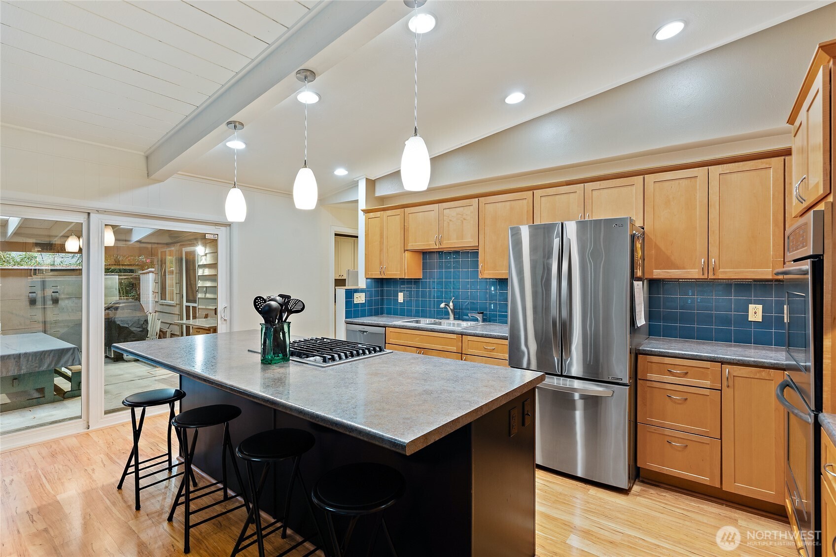 18483 47th Place NE, Lake Forest Park, WA 98155