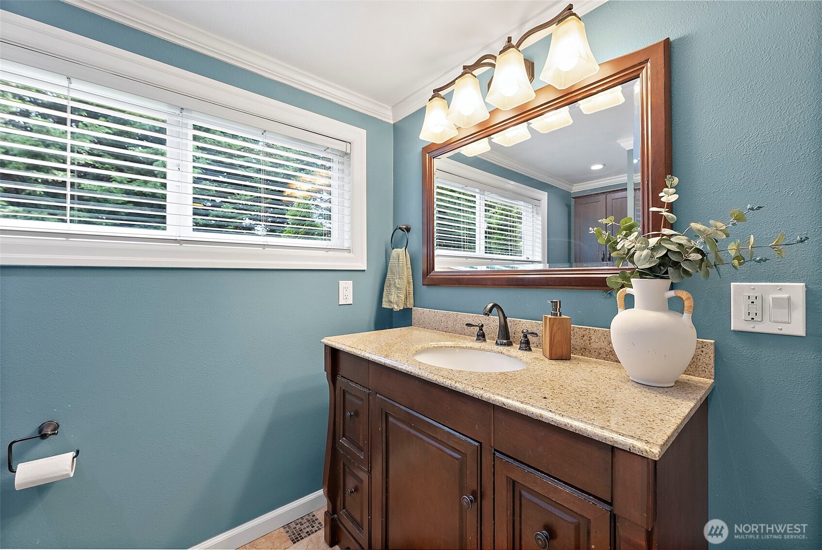 10516 46th Avenue E, Tacoma, WA 98446