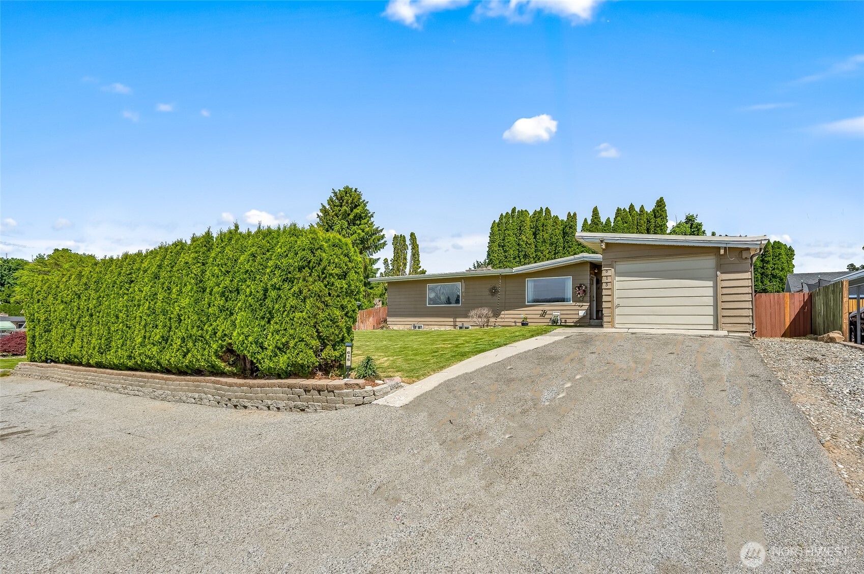 615 N Jerome , East Wenatchee, WA 98802