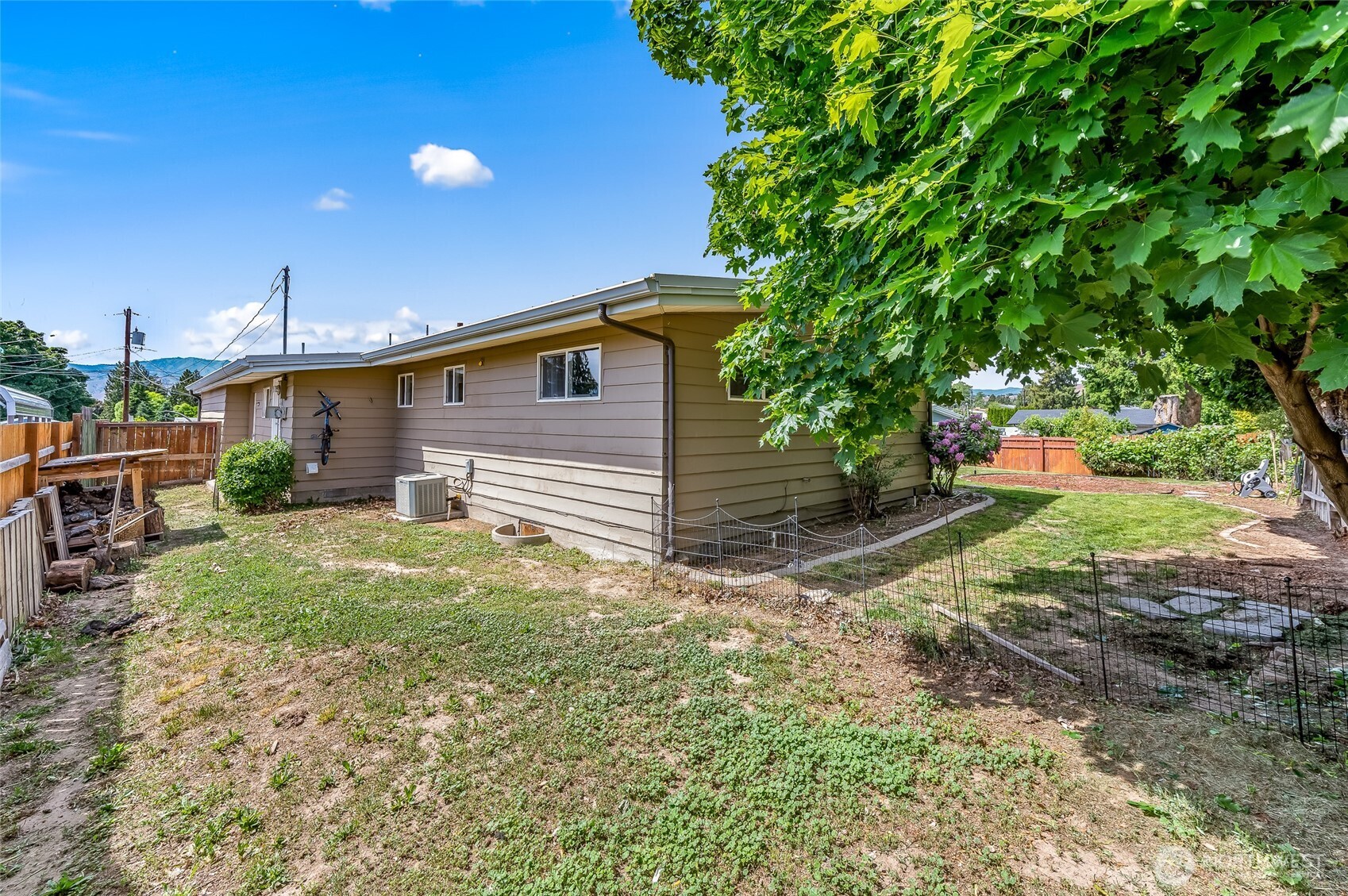 615 N Jerome , East Wenatchee, WA 98802