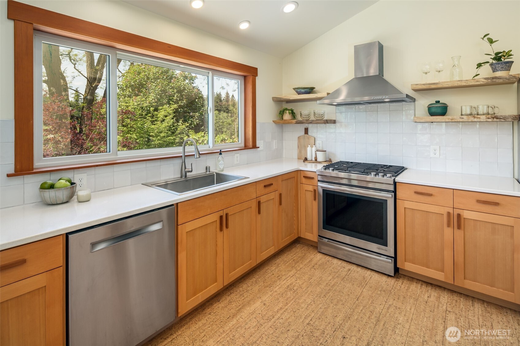5862 Noon Road , Bellingham, WA 98226