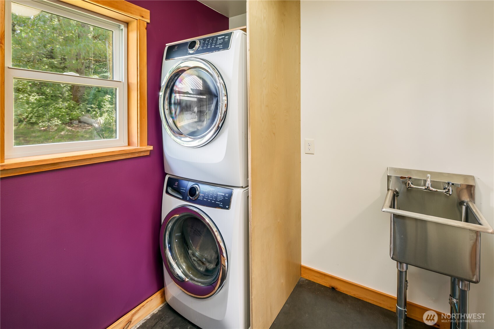 5862 Noon Road , Bellingham, WA 98226