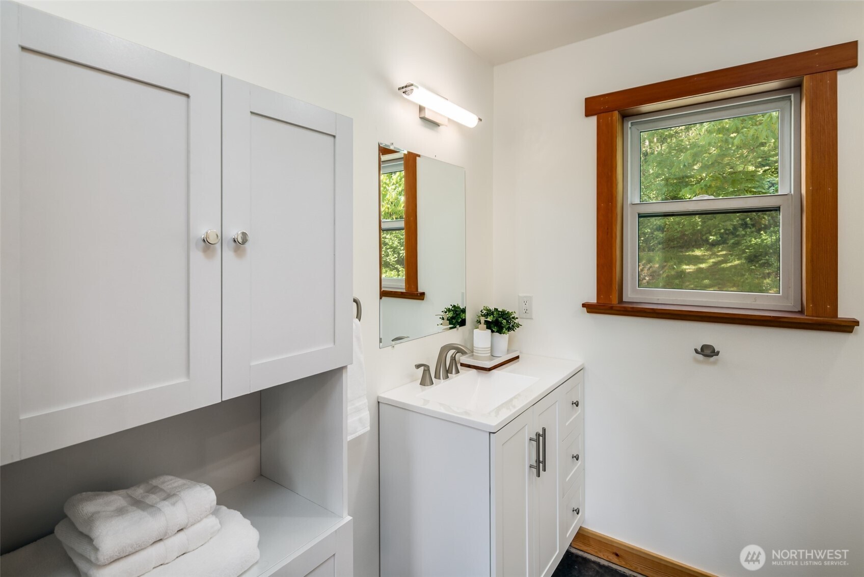 5862 Noon Road , Bellingham, WA 98226