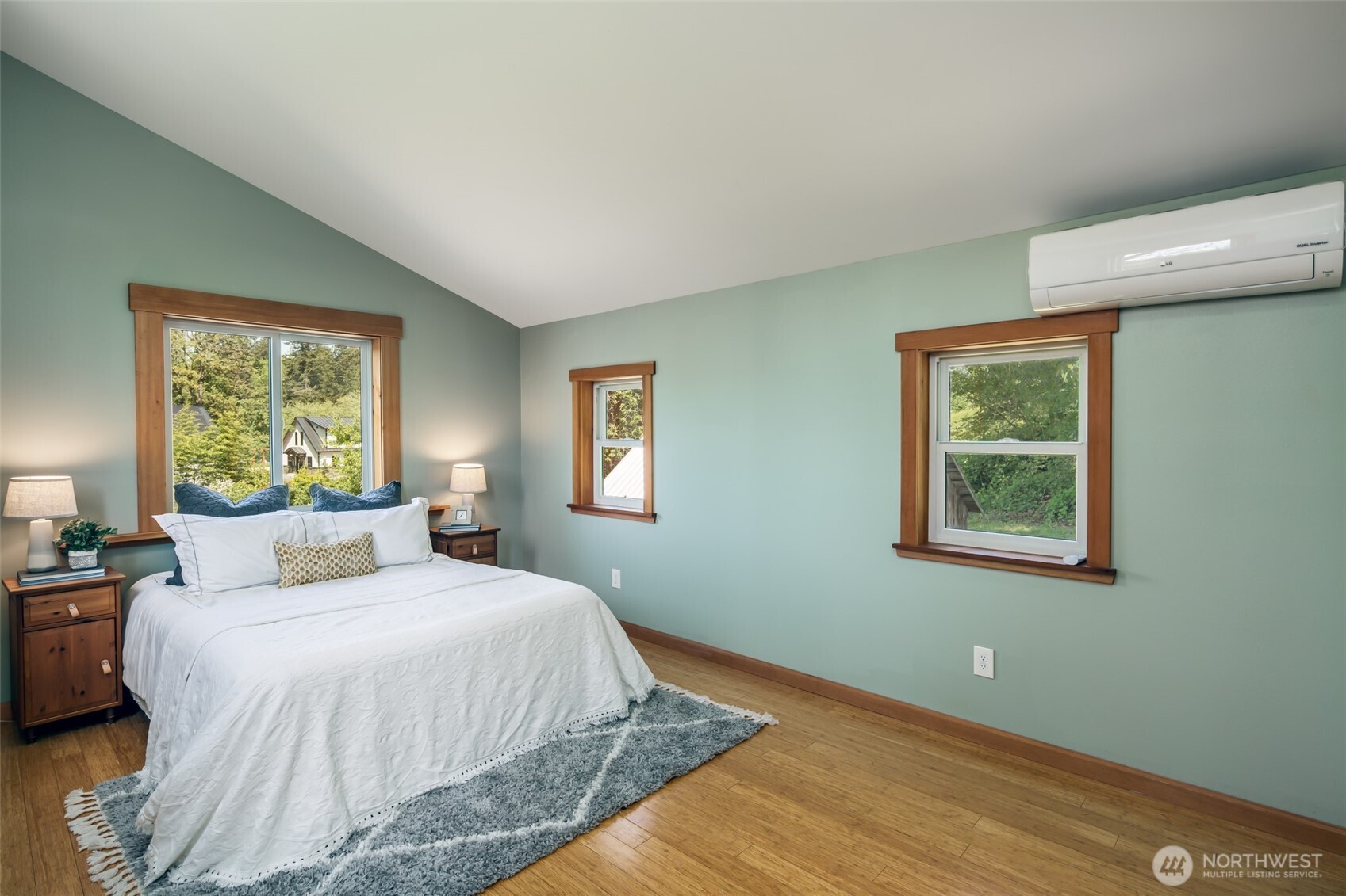 5862 Noon Road , Bellingham, WA 98226