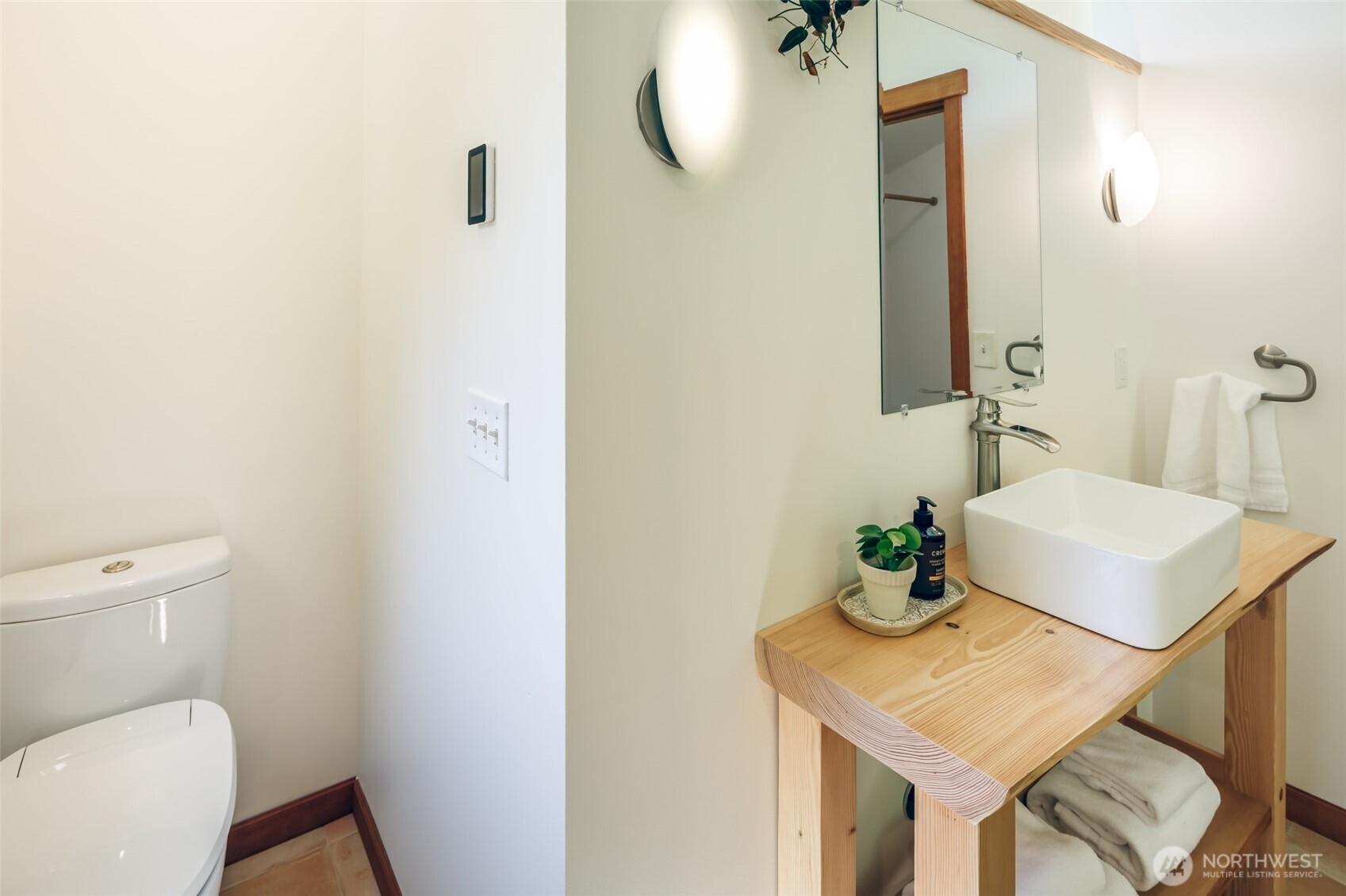 5862 Noon Road , Bellingham, WA 98226