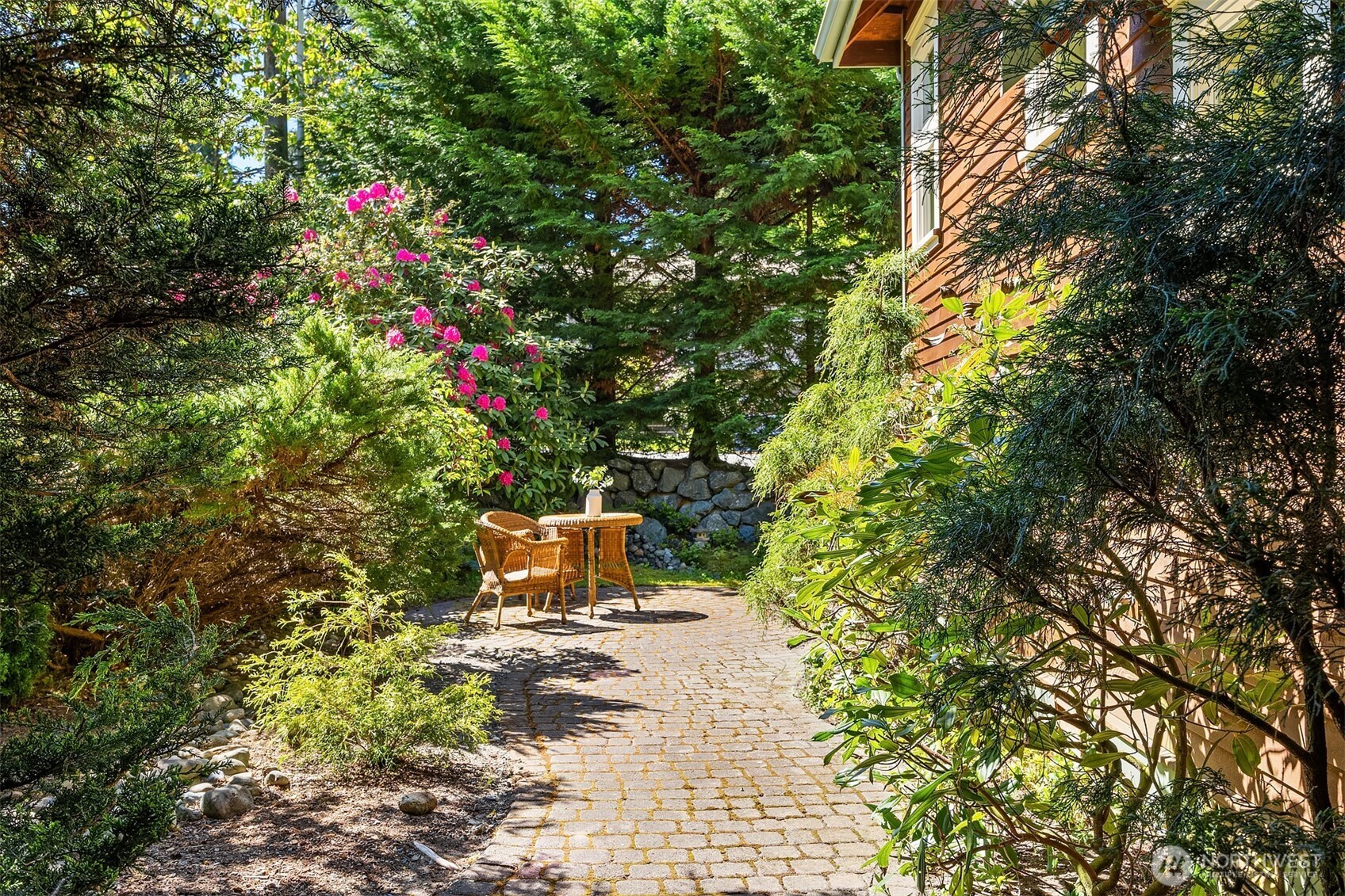 7023 174th Street SW, Edmonds, WA 98026